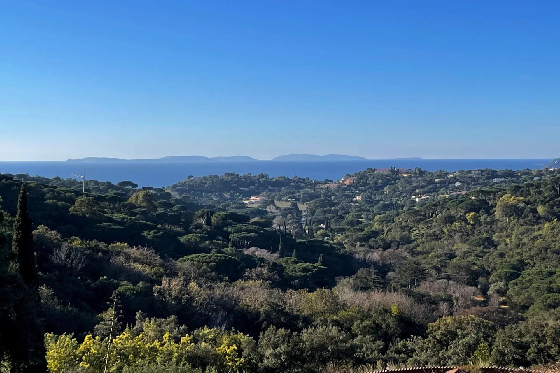 房子 在 La Croix-Valmer, Provence-Alpes-Côte d'Azur 11722239