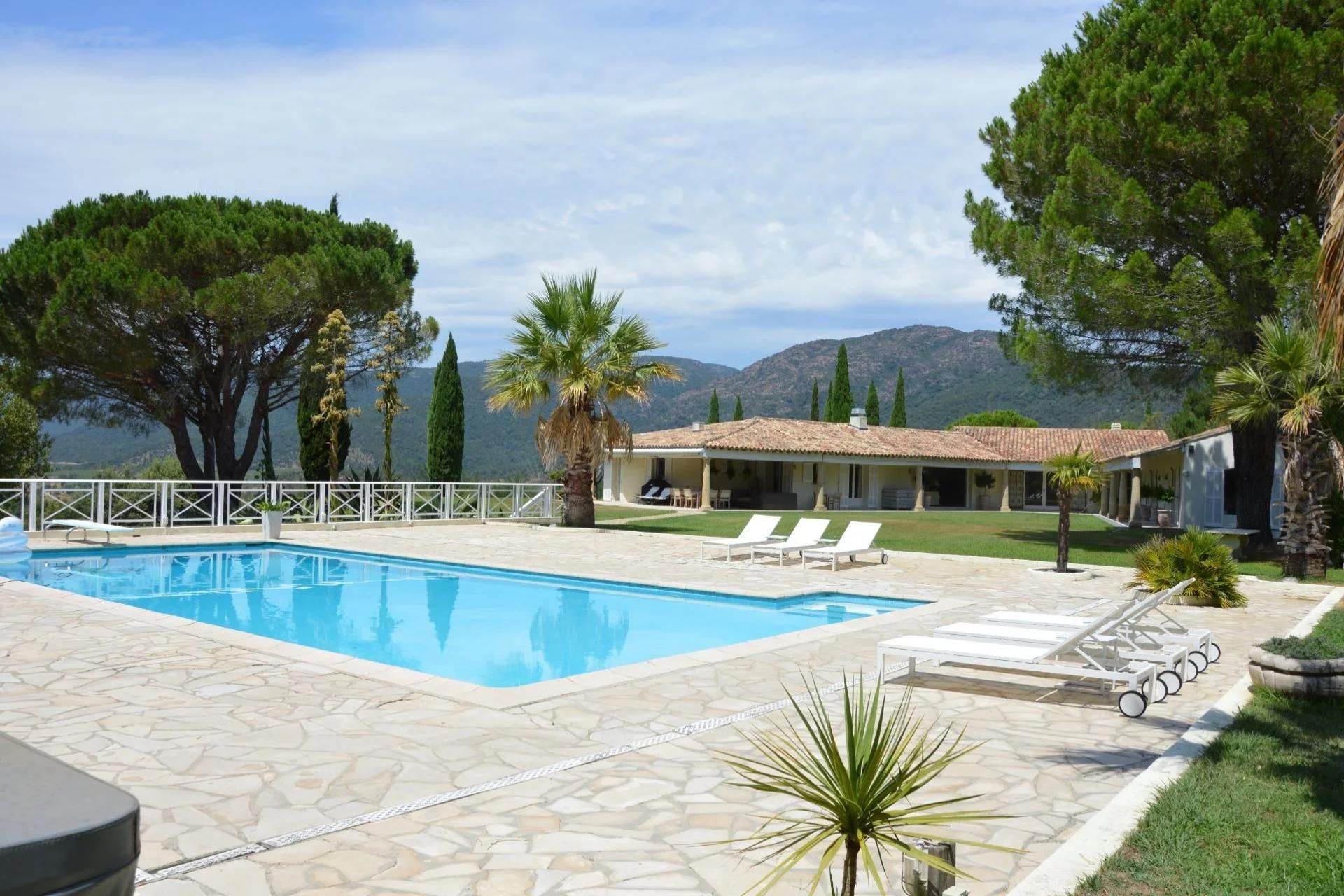 Hus i Évenos, Provence-Alpes-Côte d'Azur 11722240