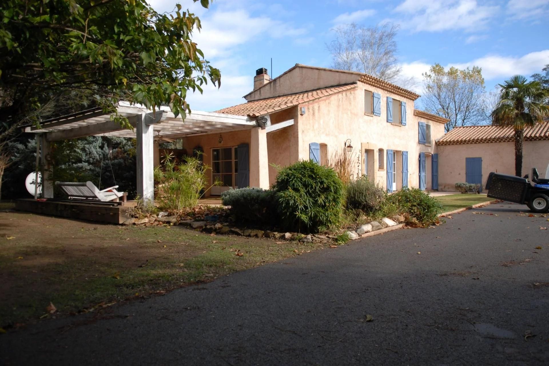 House in Cogolin, Provence-Alpes-Côte d'Azur 11722241