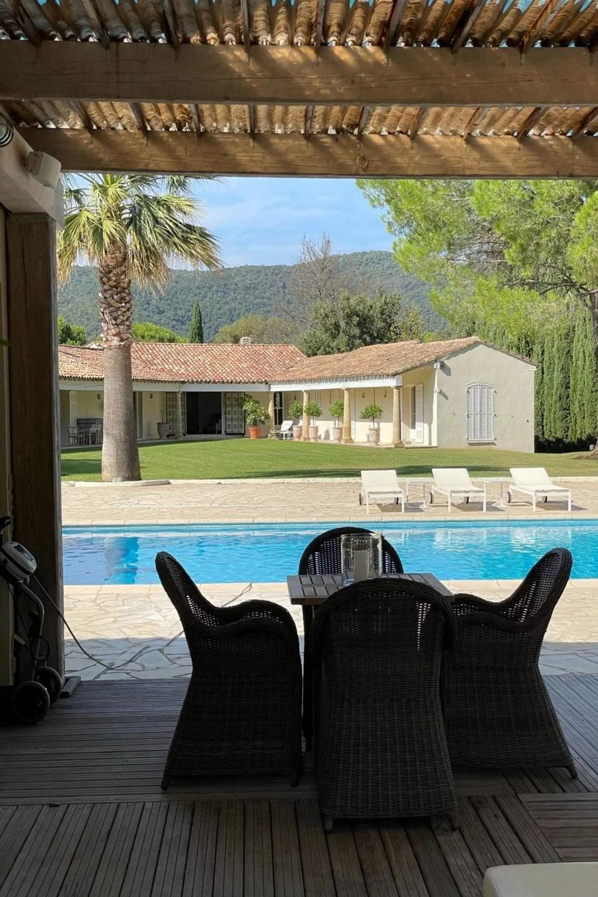 σπίτι σε Grimaud, Provence-Alpes-Côte d'Azur 11722242