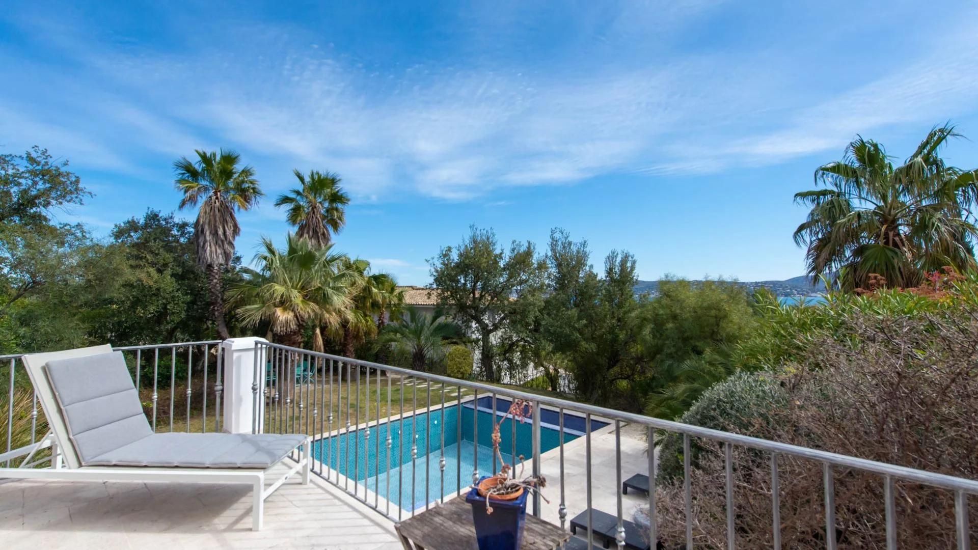 σπίτι σε Grimaud, Provence-Alpes-Côte d'Azur 11722248