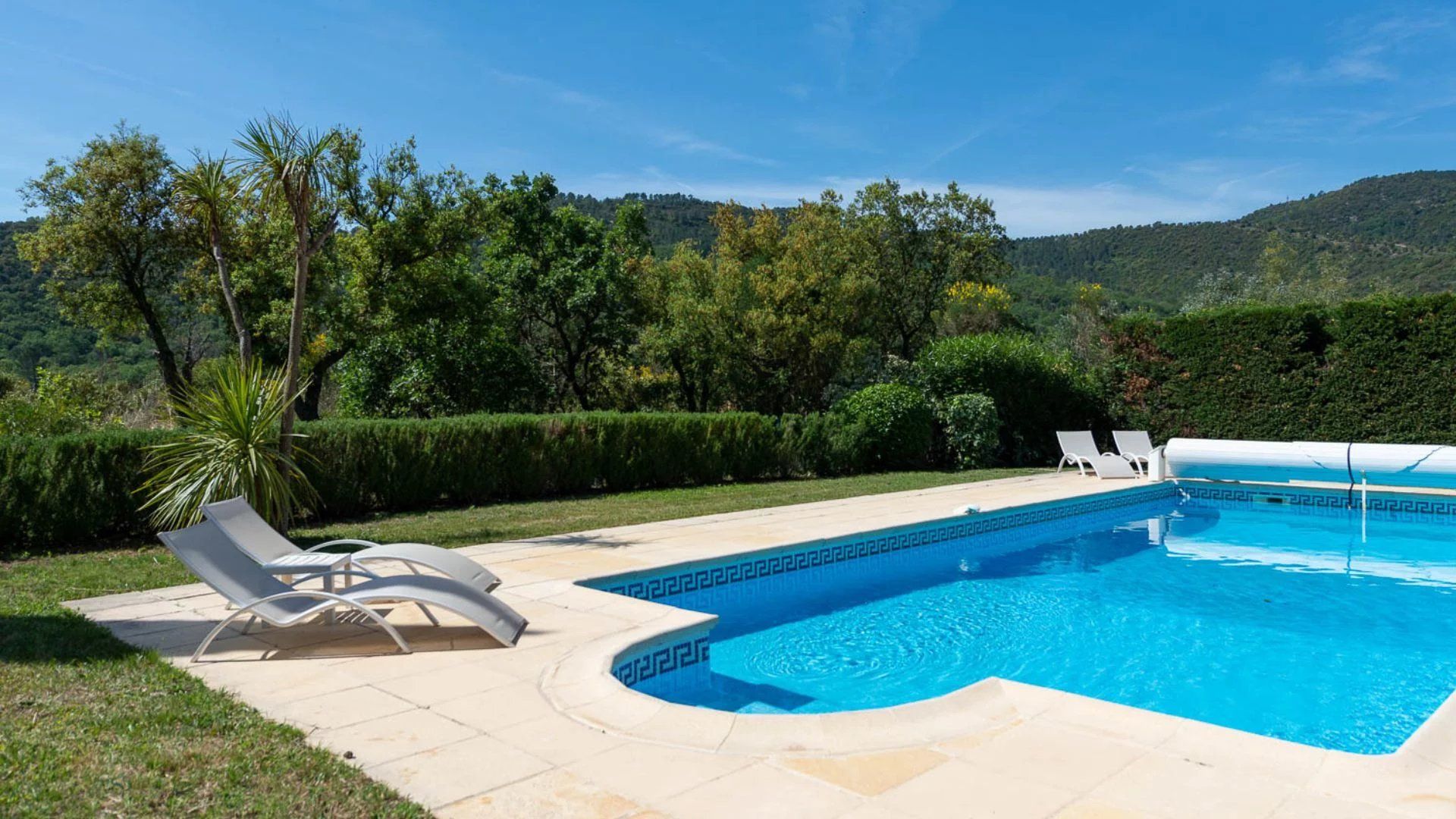 casa no Le Plan-de-la-Tour, Provença-Alpes-Costa Azul 11722251