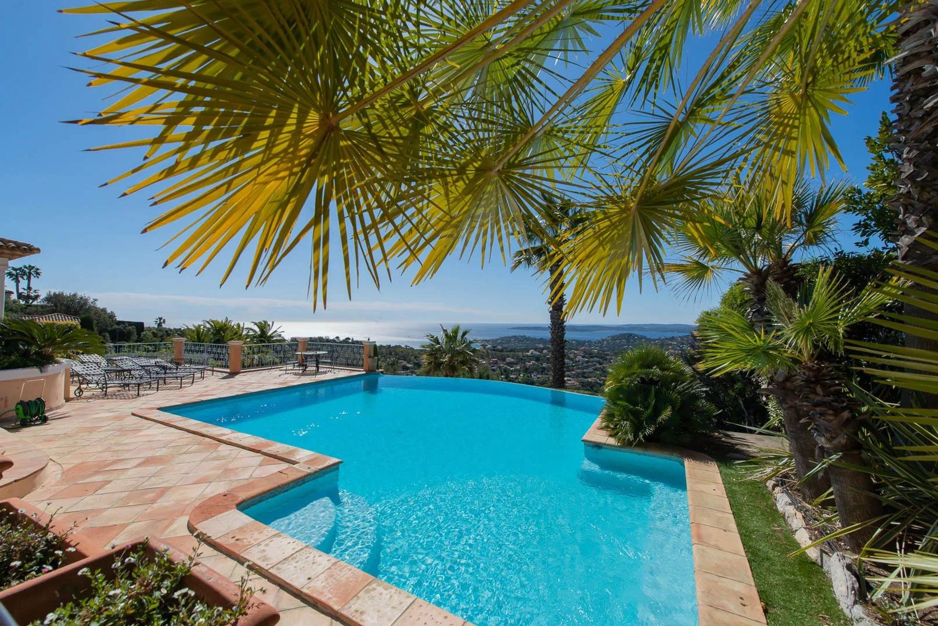 Huis in Sainte-Maxime, Provence-Alpes-Côte d'Azur 11722252