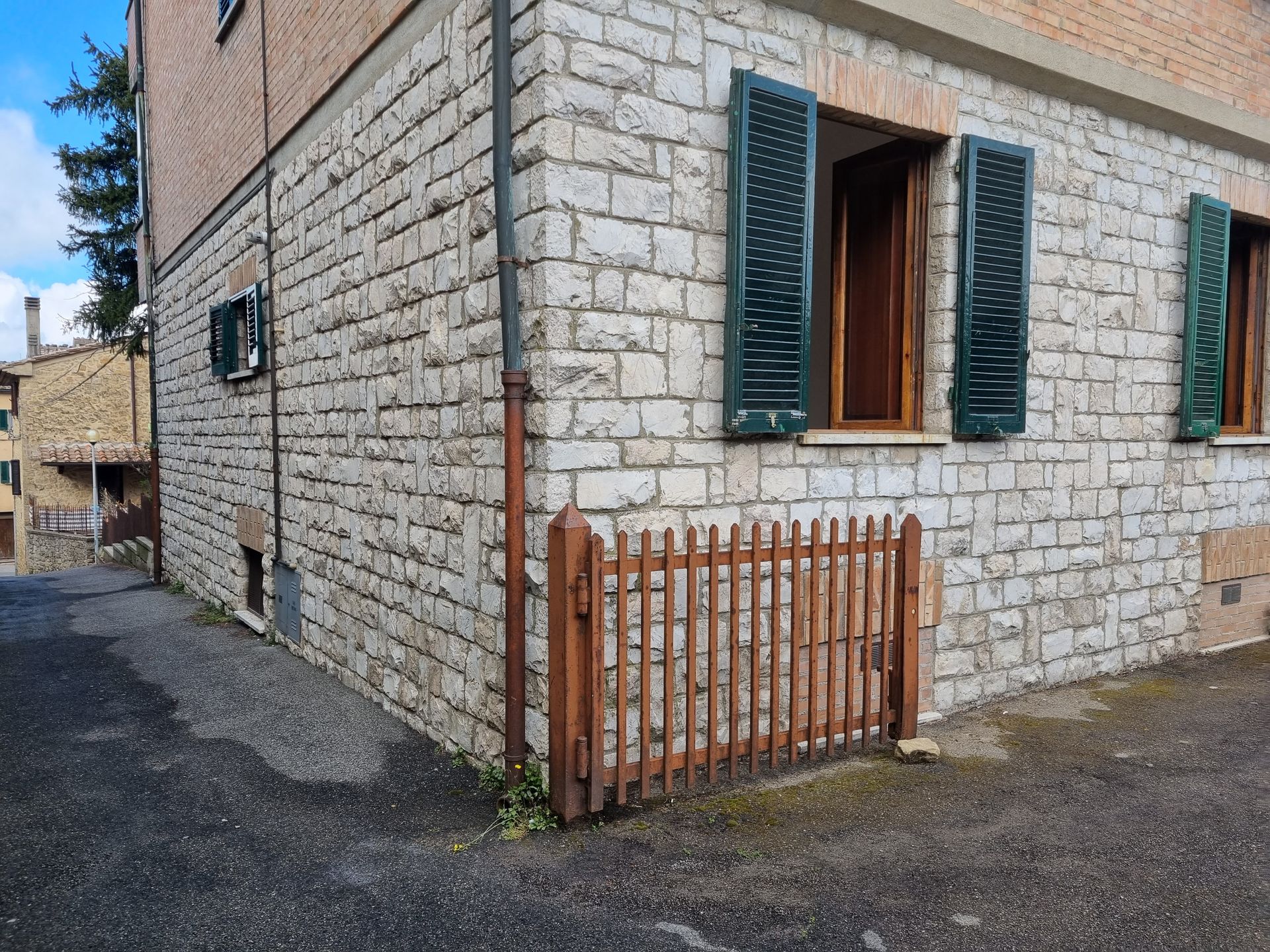 Condominium in Volterra, Tuscany 11724028