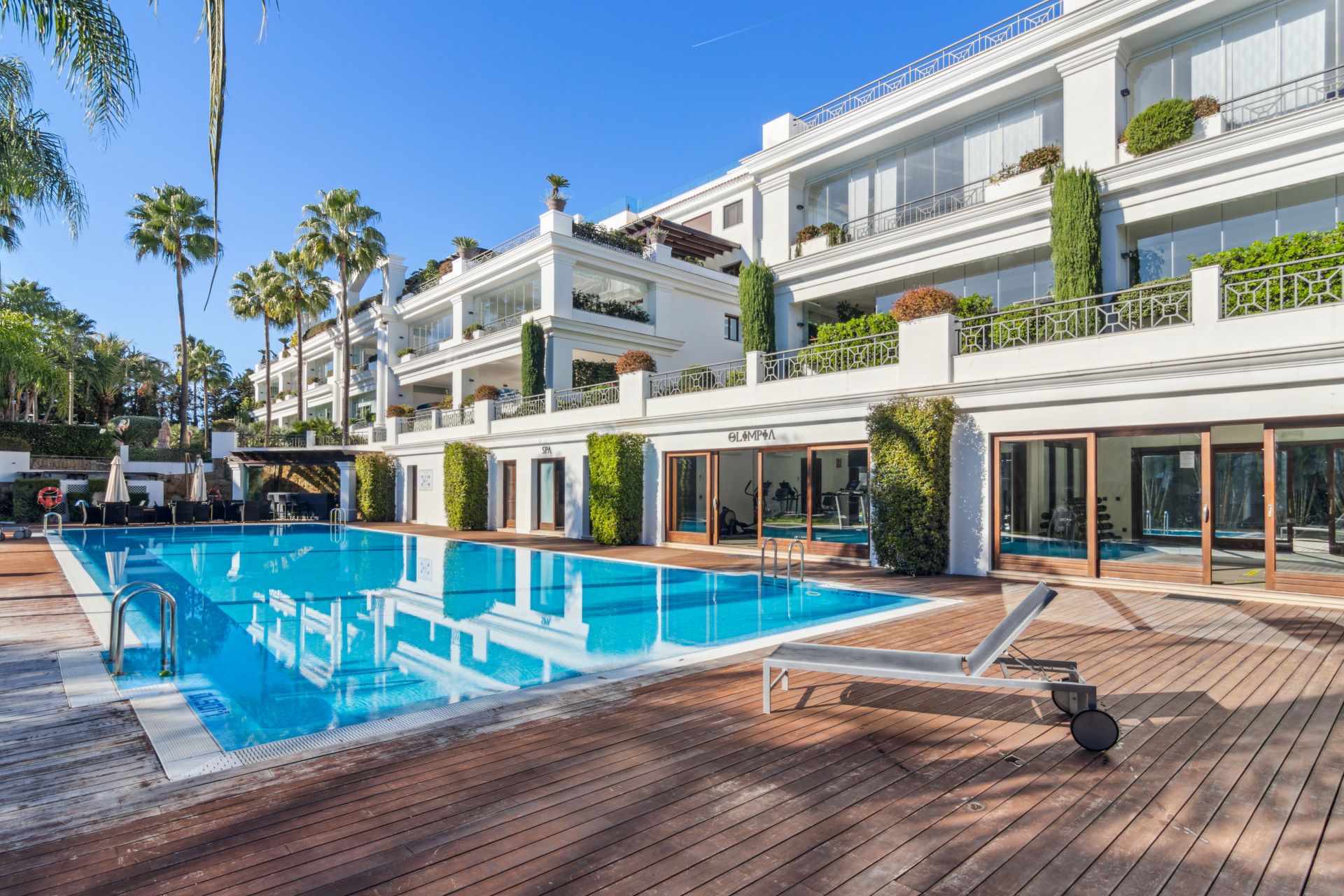 Condominium in Estepona, Andalusia 11724265