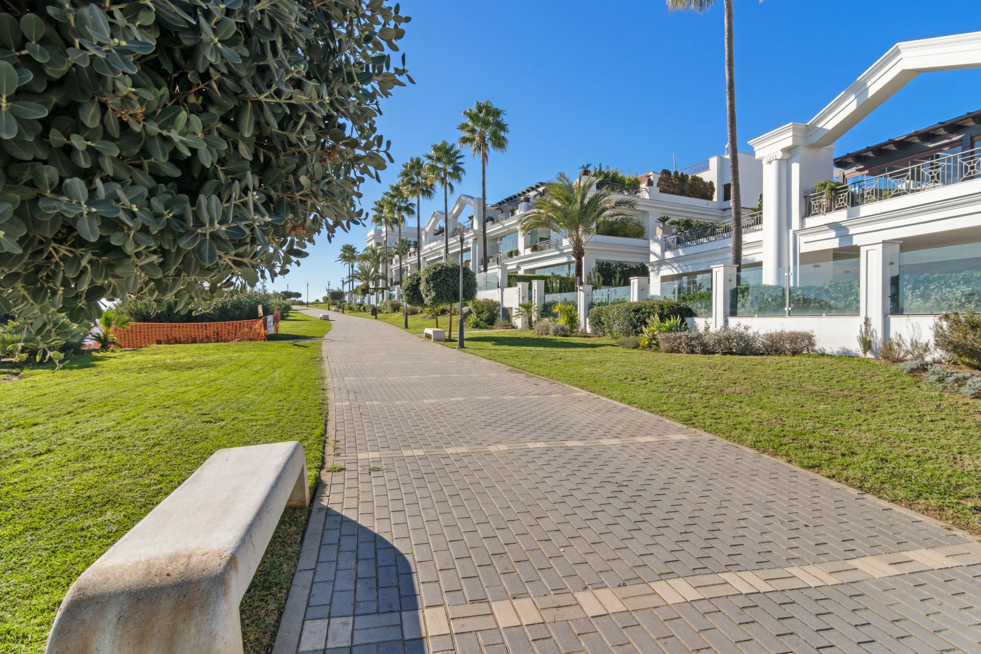 Condominium in Estepona, Andalusia 11724265