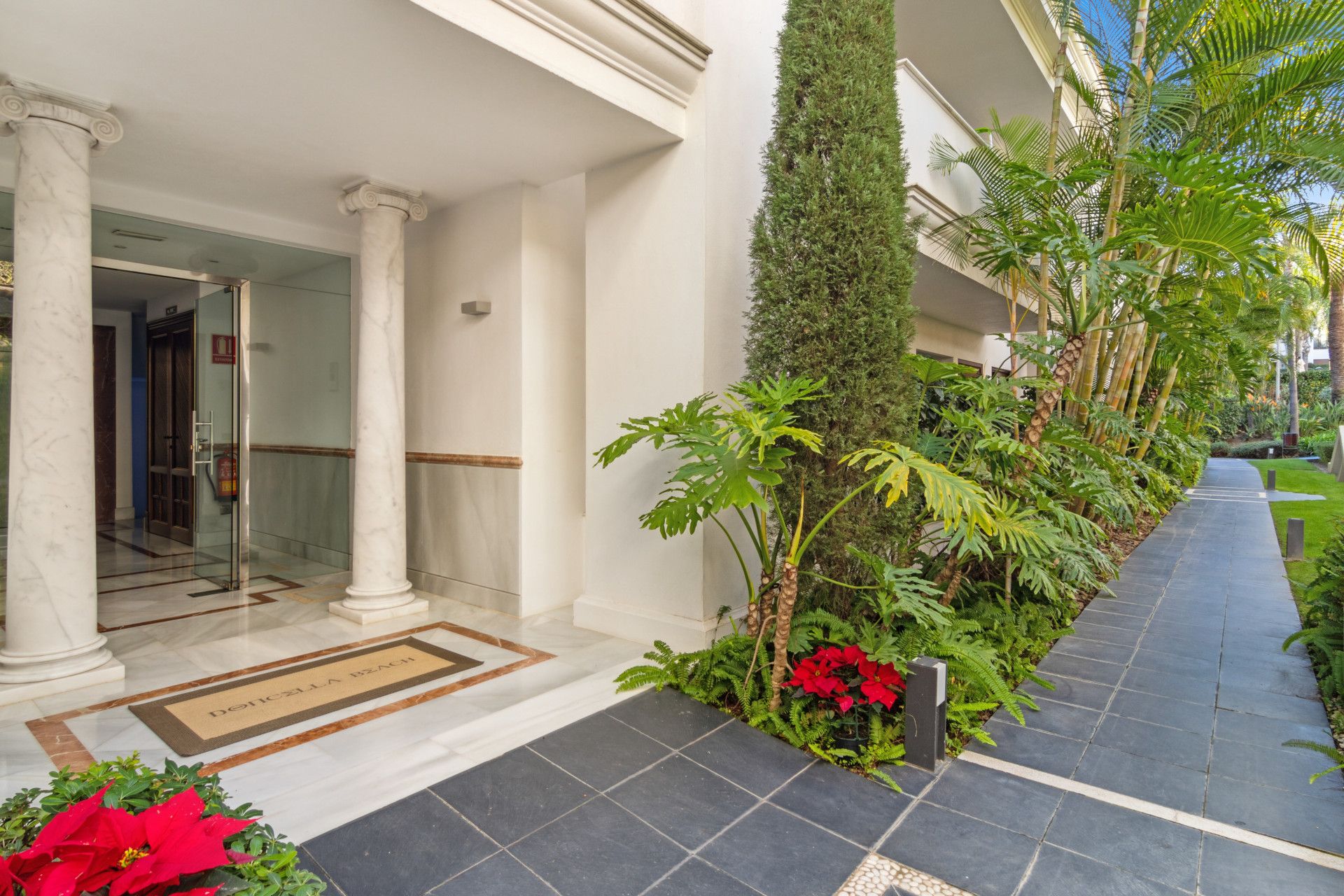 Condominium in Estepona, Andalusia 11724265