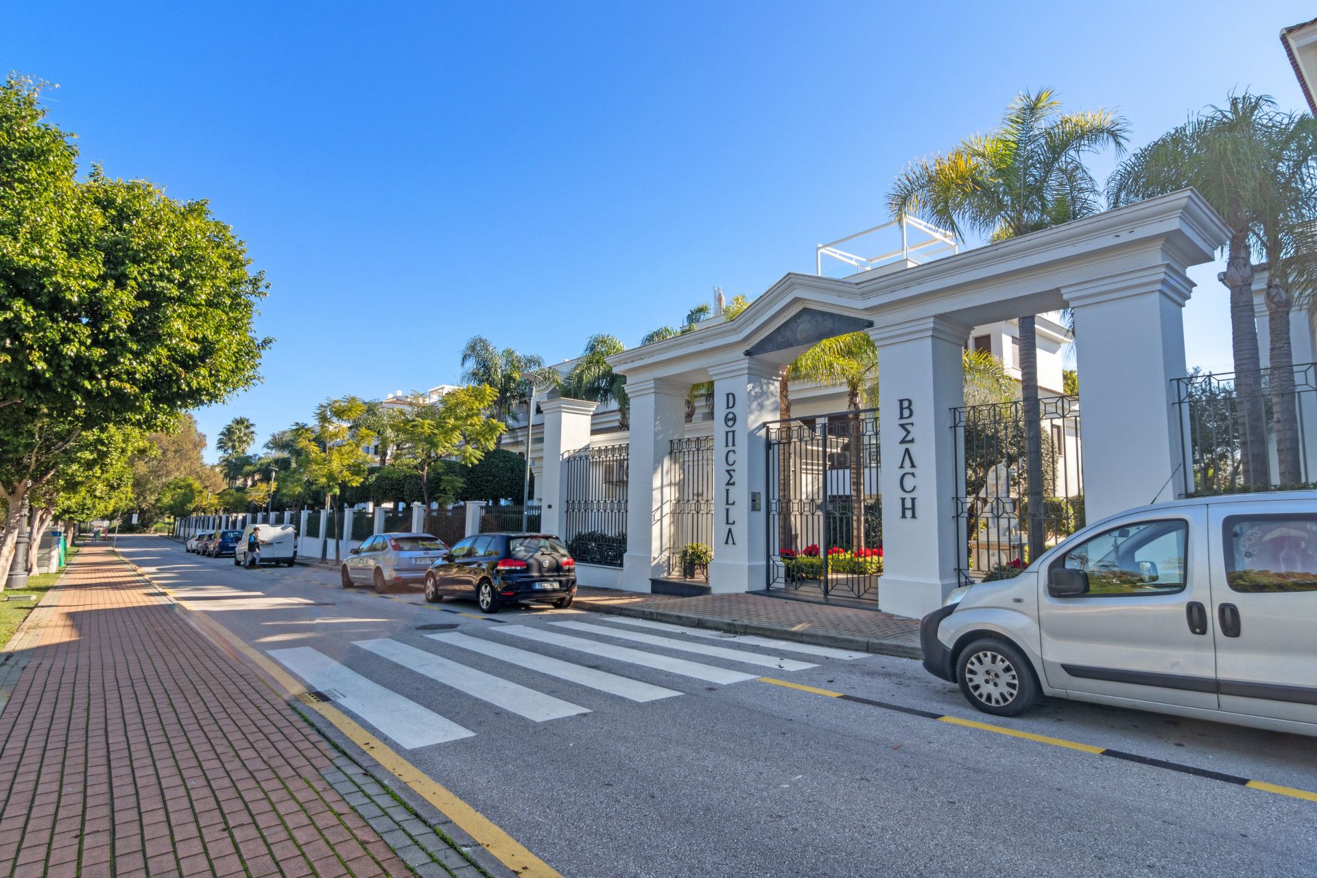 Condominium in Estepona, Andalusia 11724265