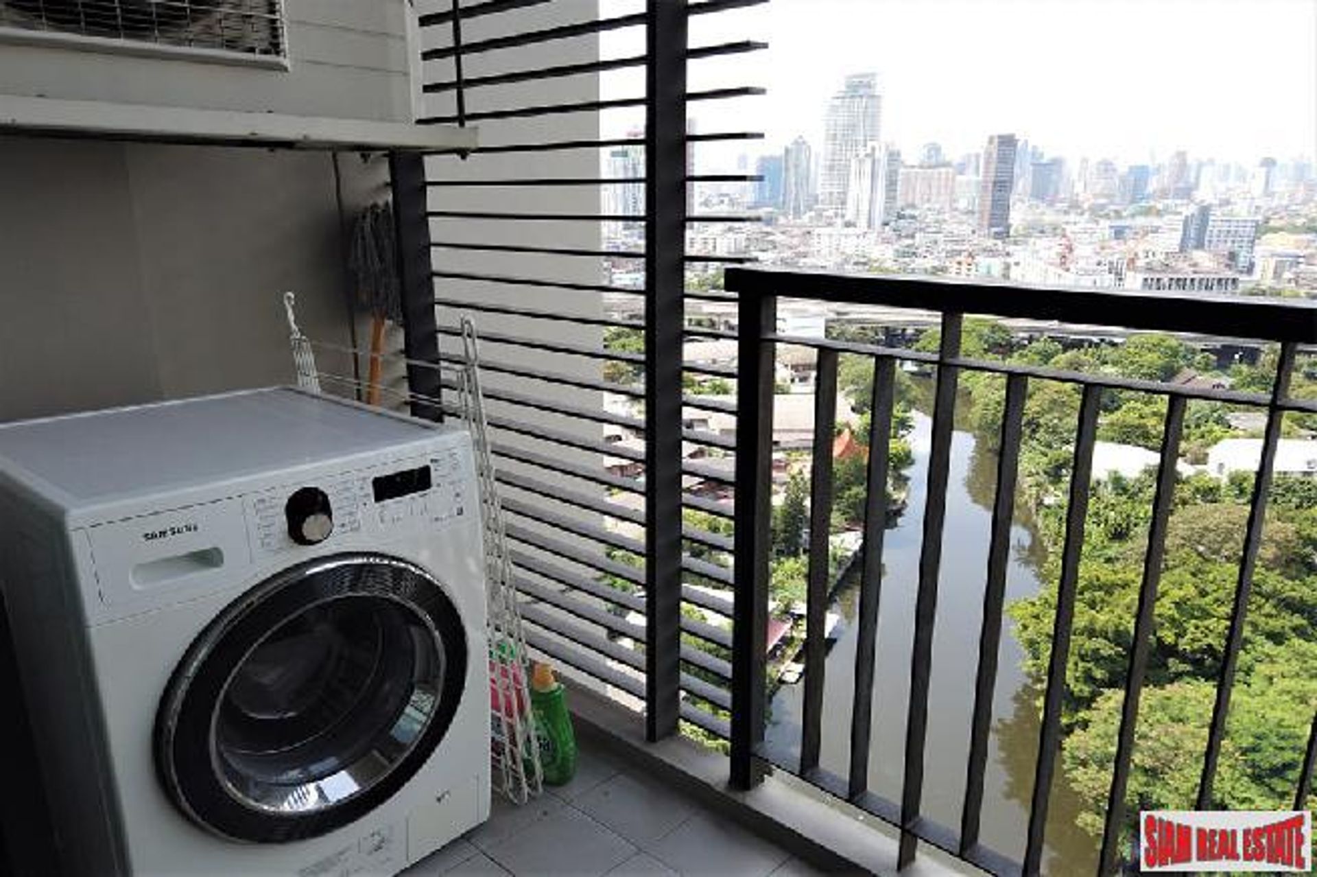 Condominium in , Krung Thep Maha Nakhon 11724568