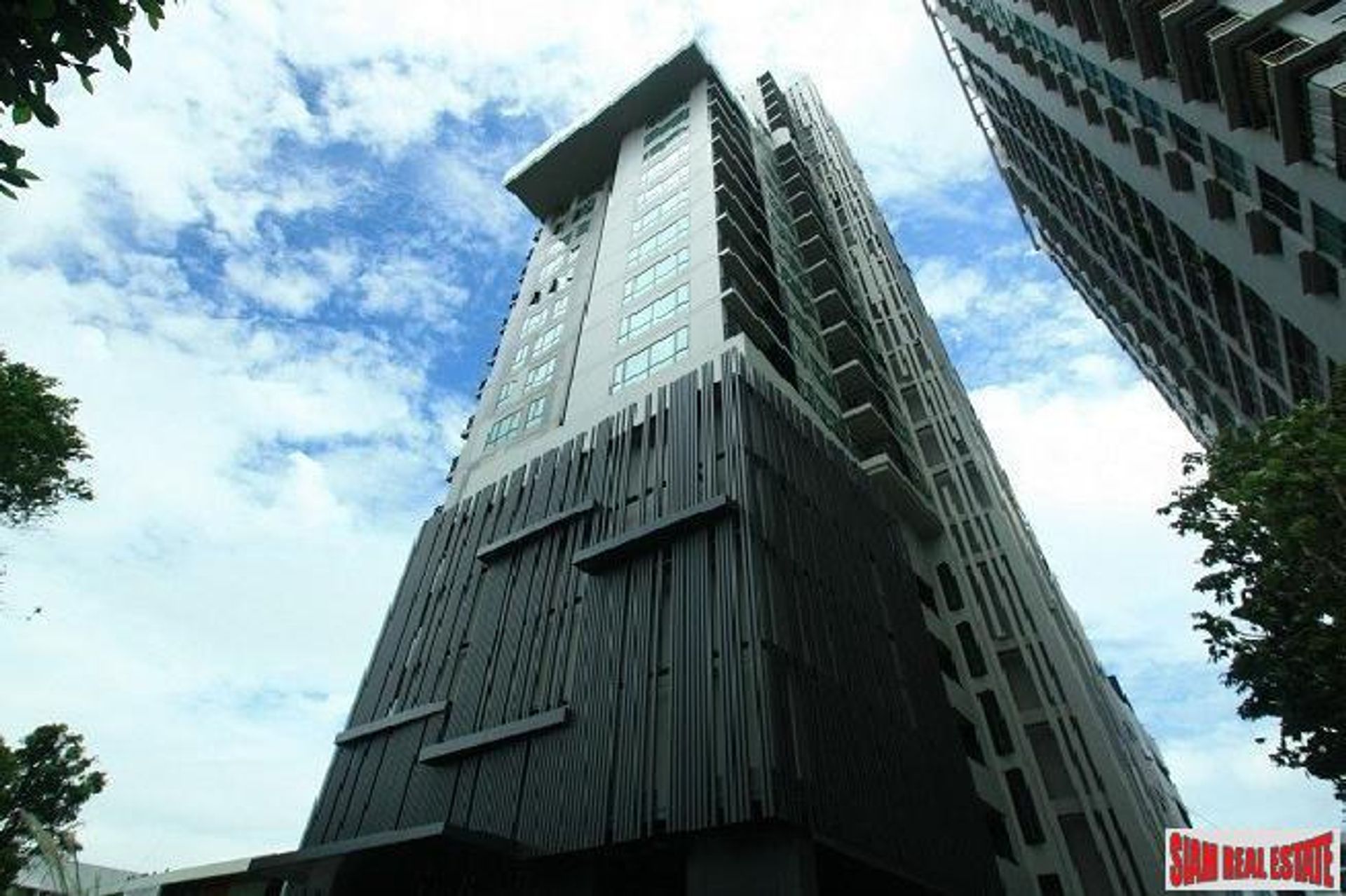 Condominium in Khlong Toei, Krung Thep Maha Nakhon 11725149