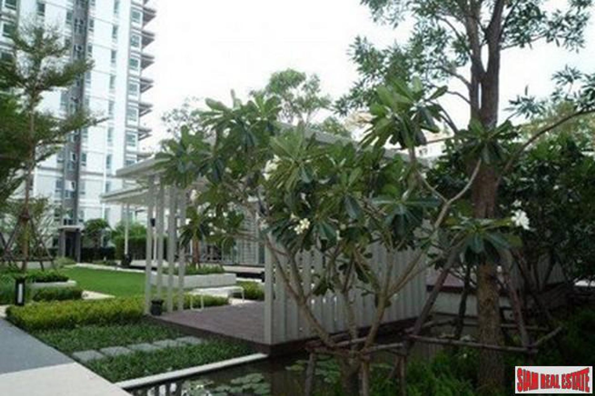 Condominium in Ban O Pao, Krung Thep Maha Nakhon 11725267