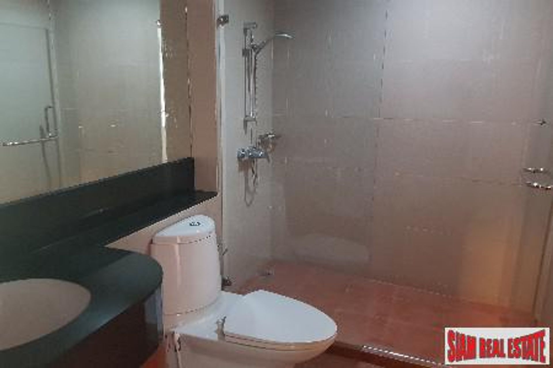 Condominio en Patum Wan, Krung Thep Maha Nakhon 11725417