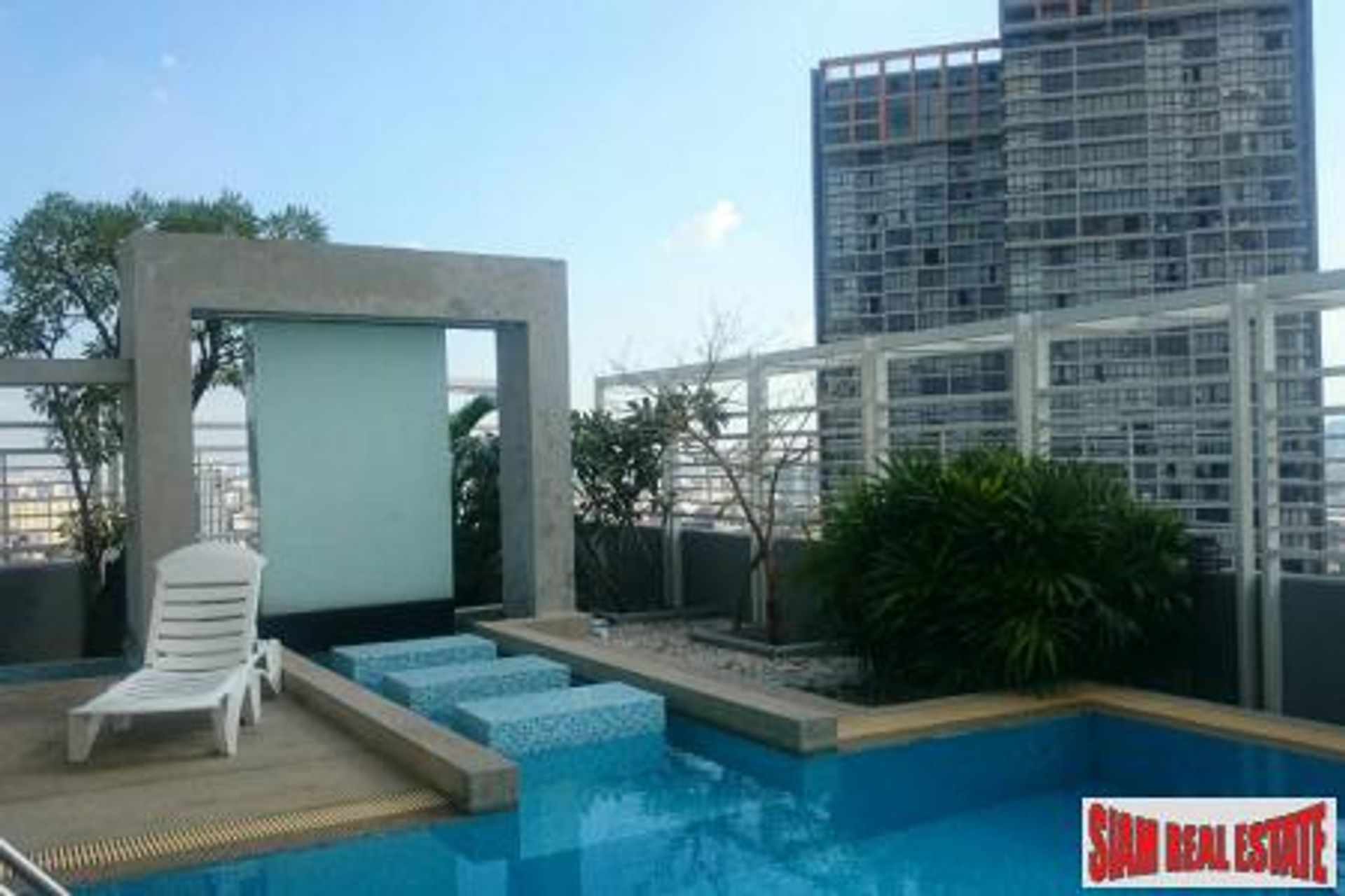 Condominium in Ban O Pao, Krung Thep Maha Nakhon 11725464