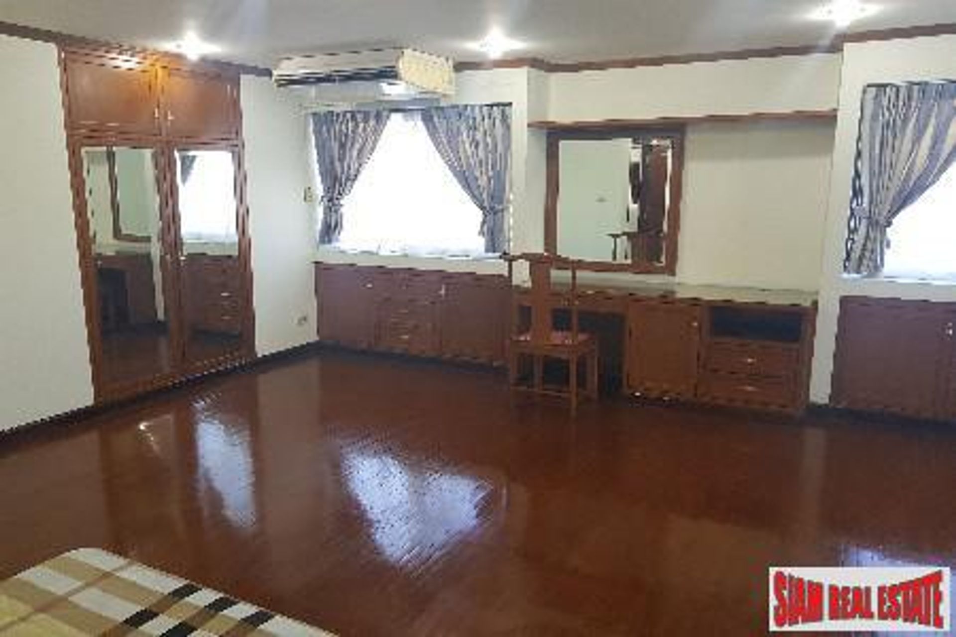 Osakehuoneisto sisään Watthana, Krung Thep Maha Nakhon 11725565