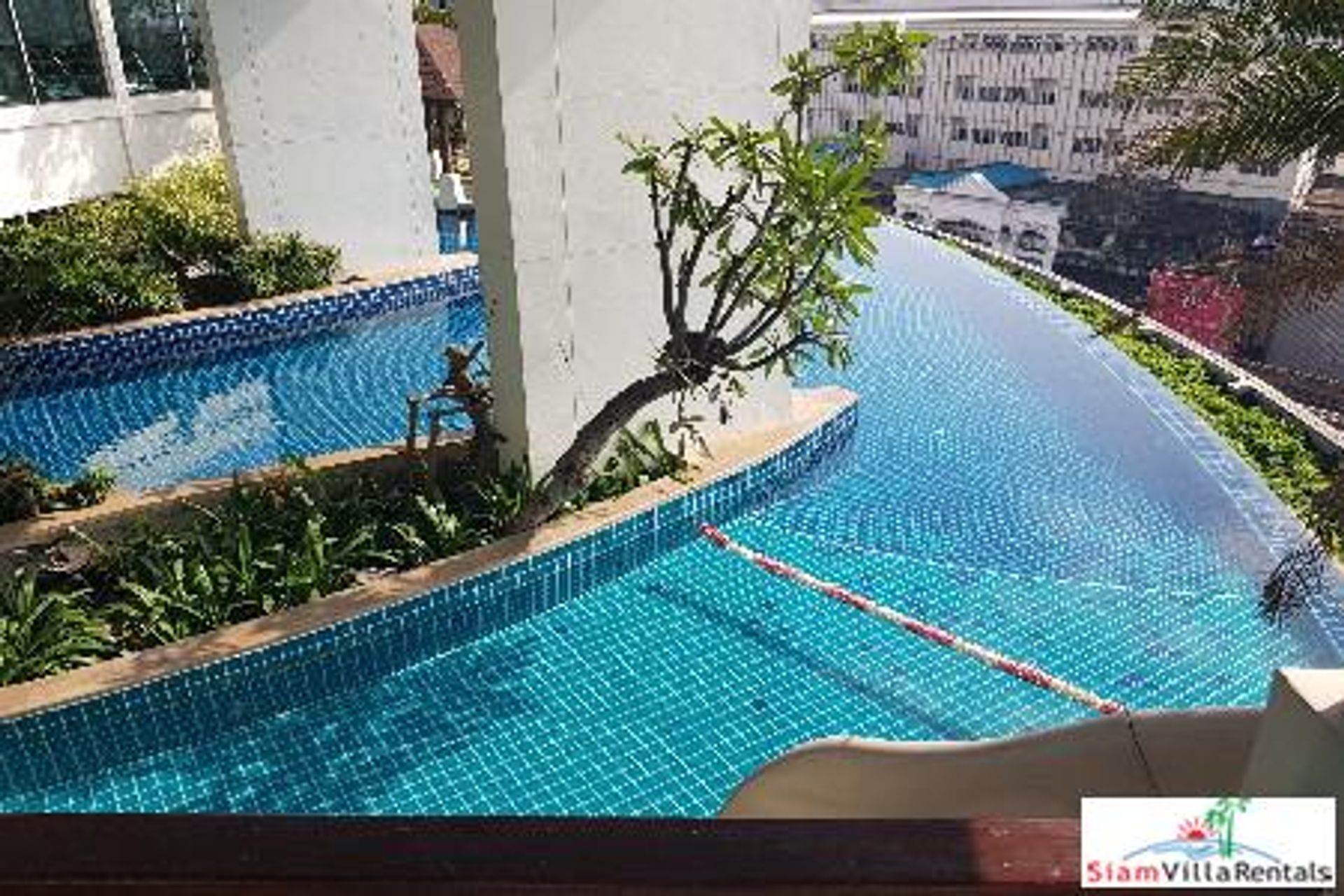 Condominium in Phra Khanong, Krung Thep Maha Nakhon 11725589