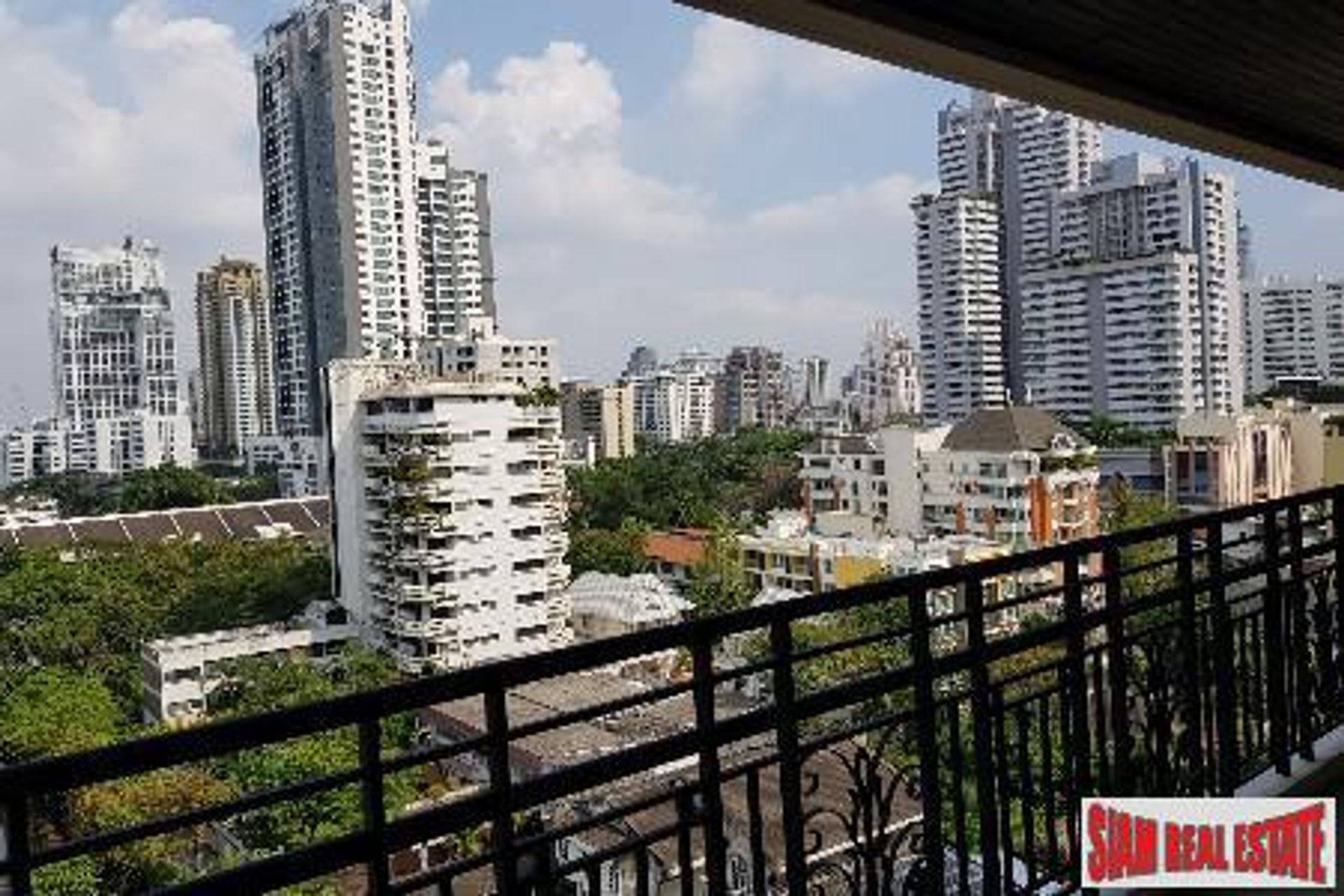 Condominio en Khlong Toei, Krung Thep Maha Nakhon 11725901