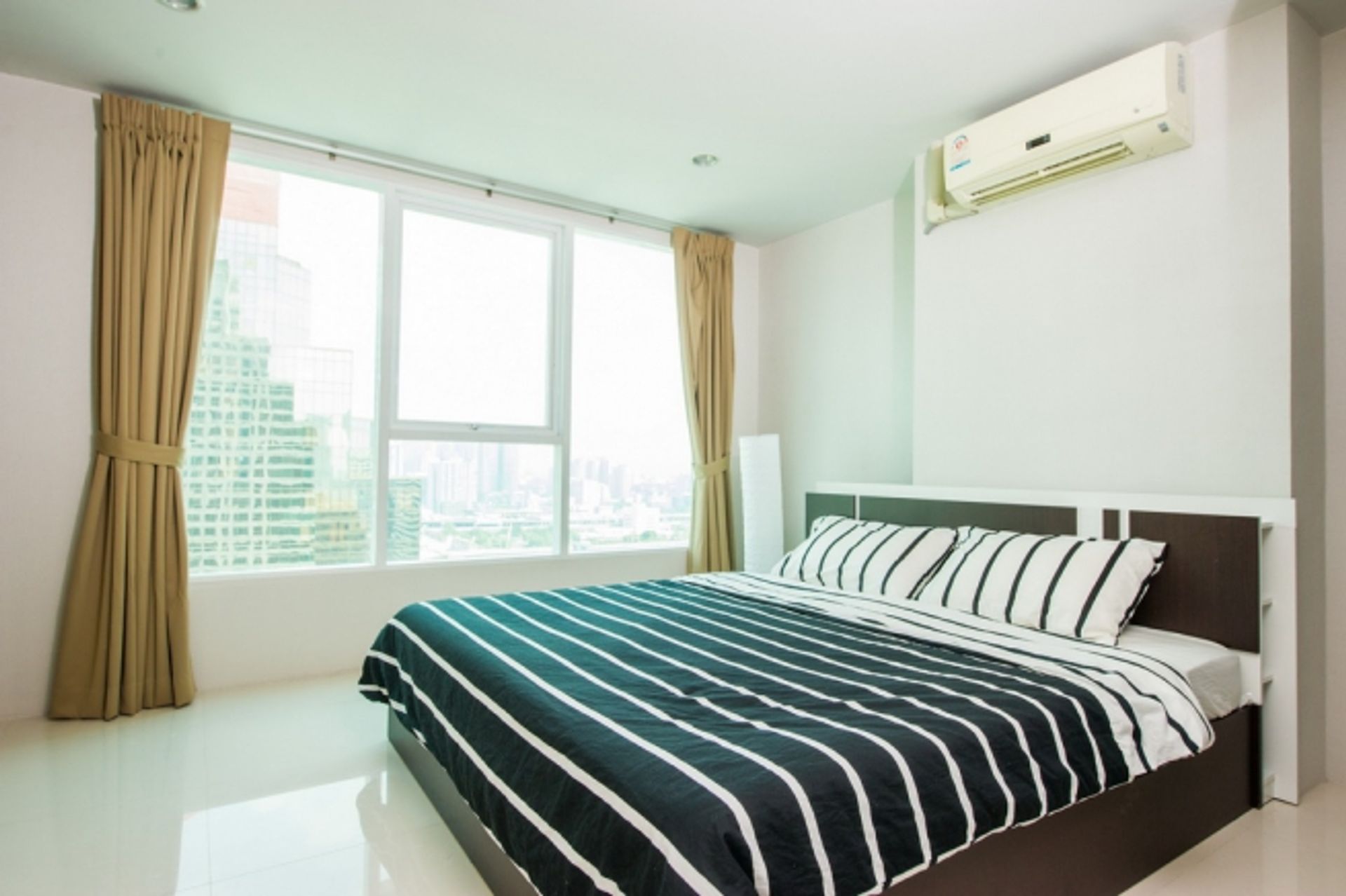 Condominium in Ban Na Song, Krung Thep Maha Nakhon 11726057