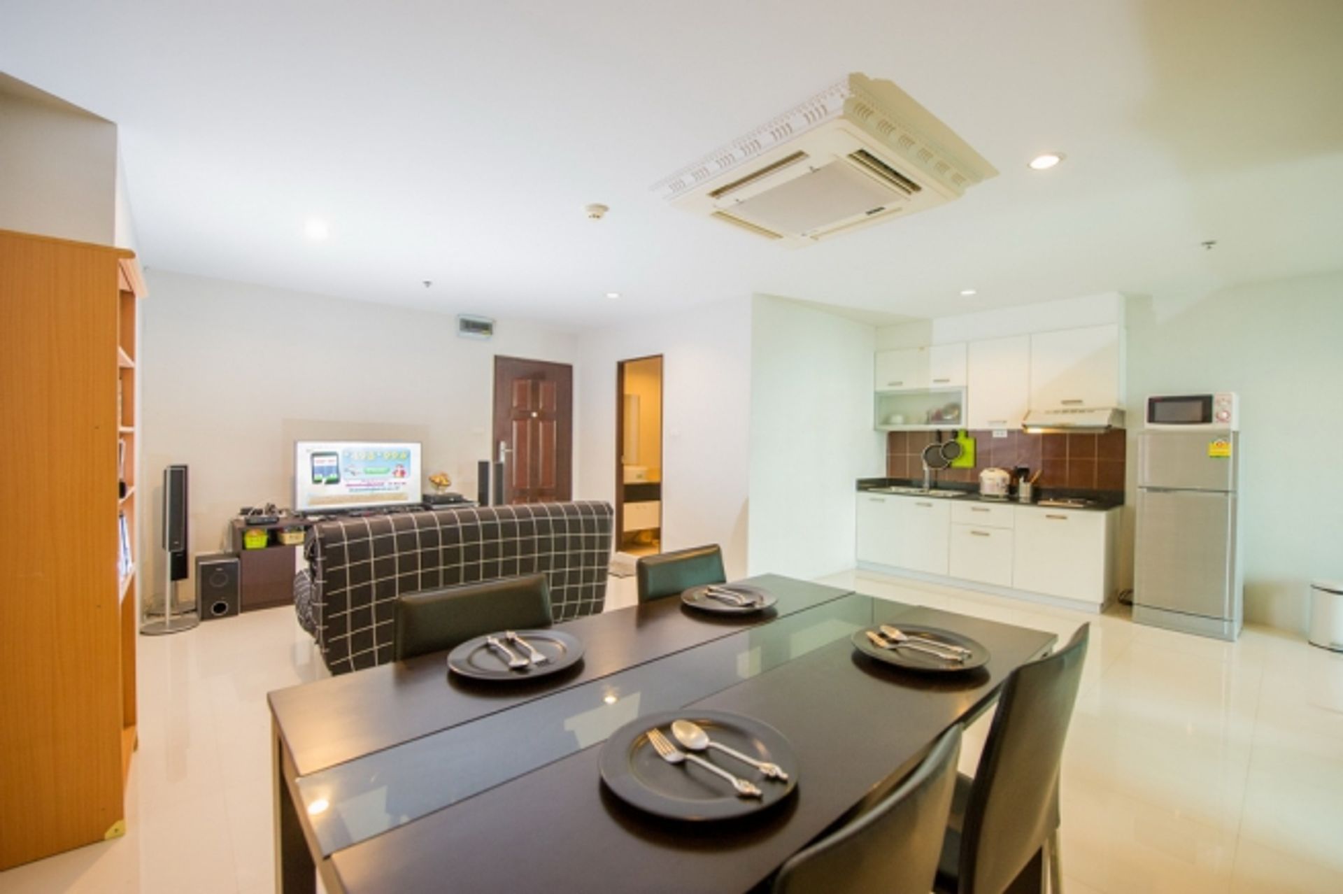 Condominium in Ban Na Song, Krung Thep Maha Nakhon 11726057