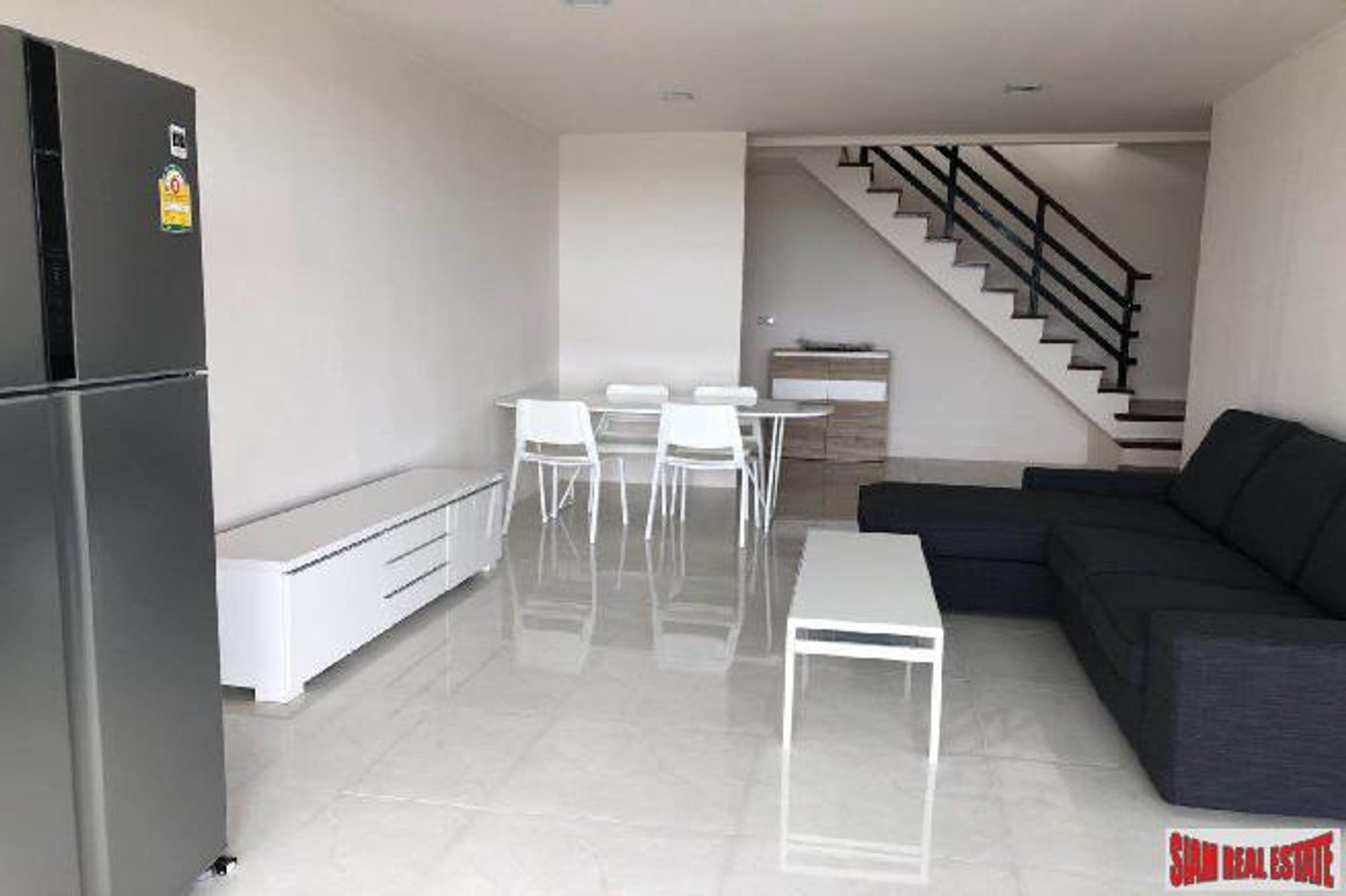 Condominium in Ban Khlong Samrong, Samut Prakan 11726217