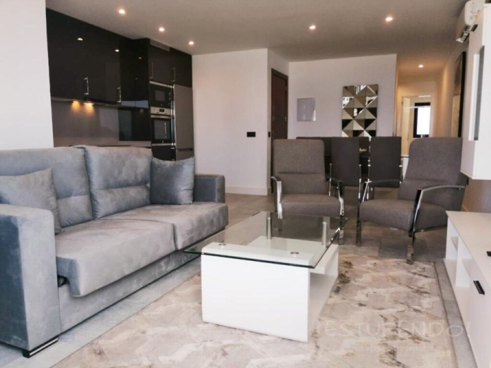 Condominium dans Barrio de Jarana, Andalusia 11726440