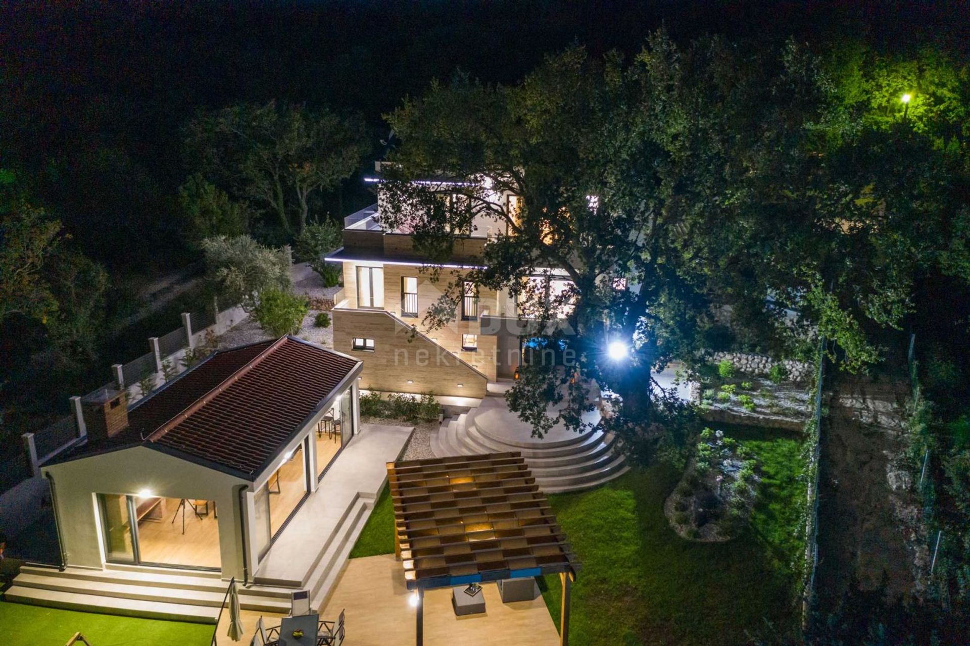 casa en Posedarje, Zadarska županija 11726915