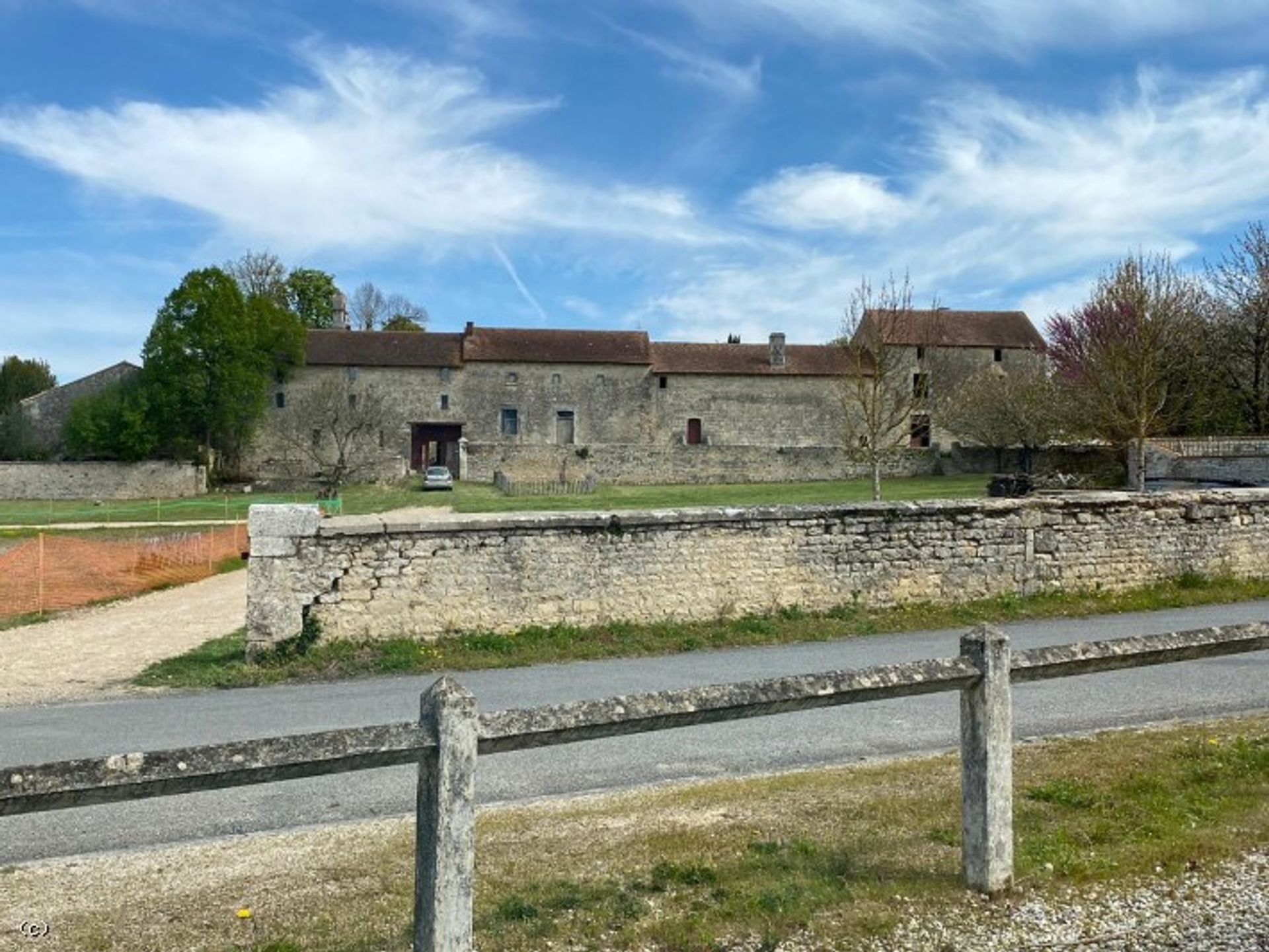 집 에 Verteuil-sur-Charente, Nouvelle-Aquitaine 11727456