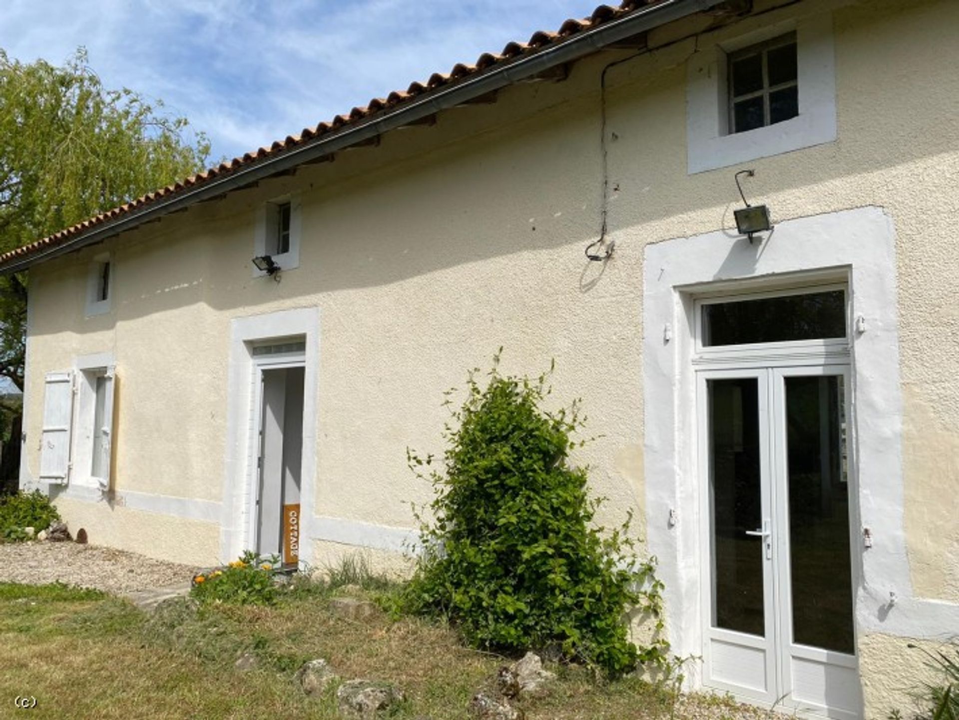 Talo sisään Verteuil-sur-Charente, Nouvelle-Aquitaine 11727456