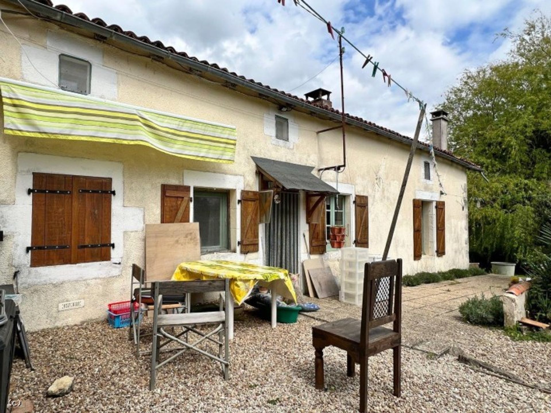 casa en Champagne-Mouton, Nouvelle-Aquitaine 11727458