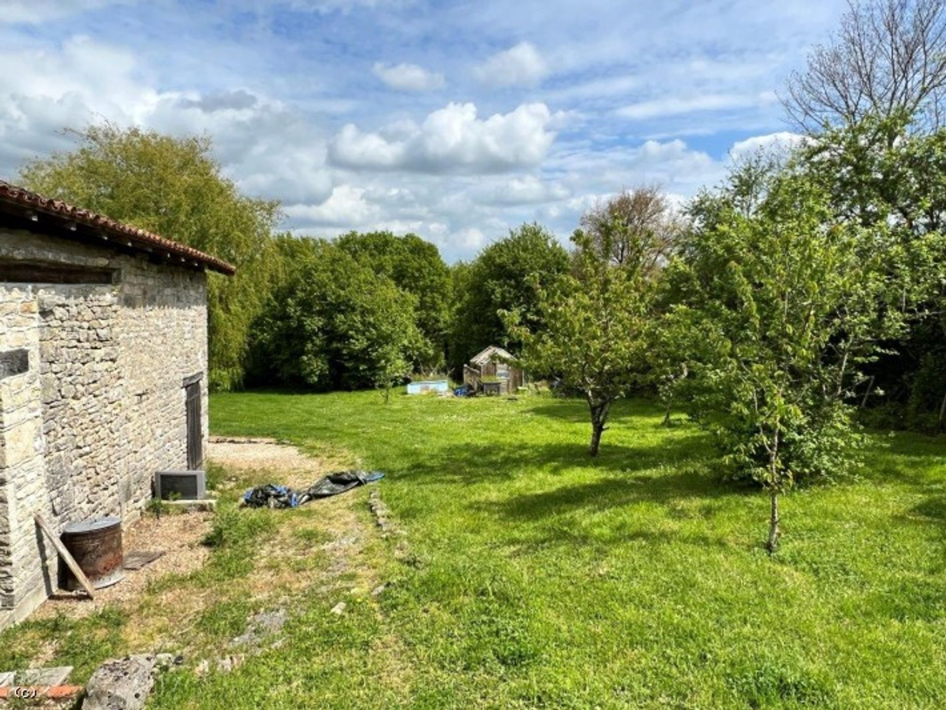 Rumah di Champagne-Mouton, Nouvelle-Aquitaine 11727458