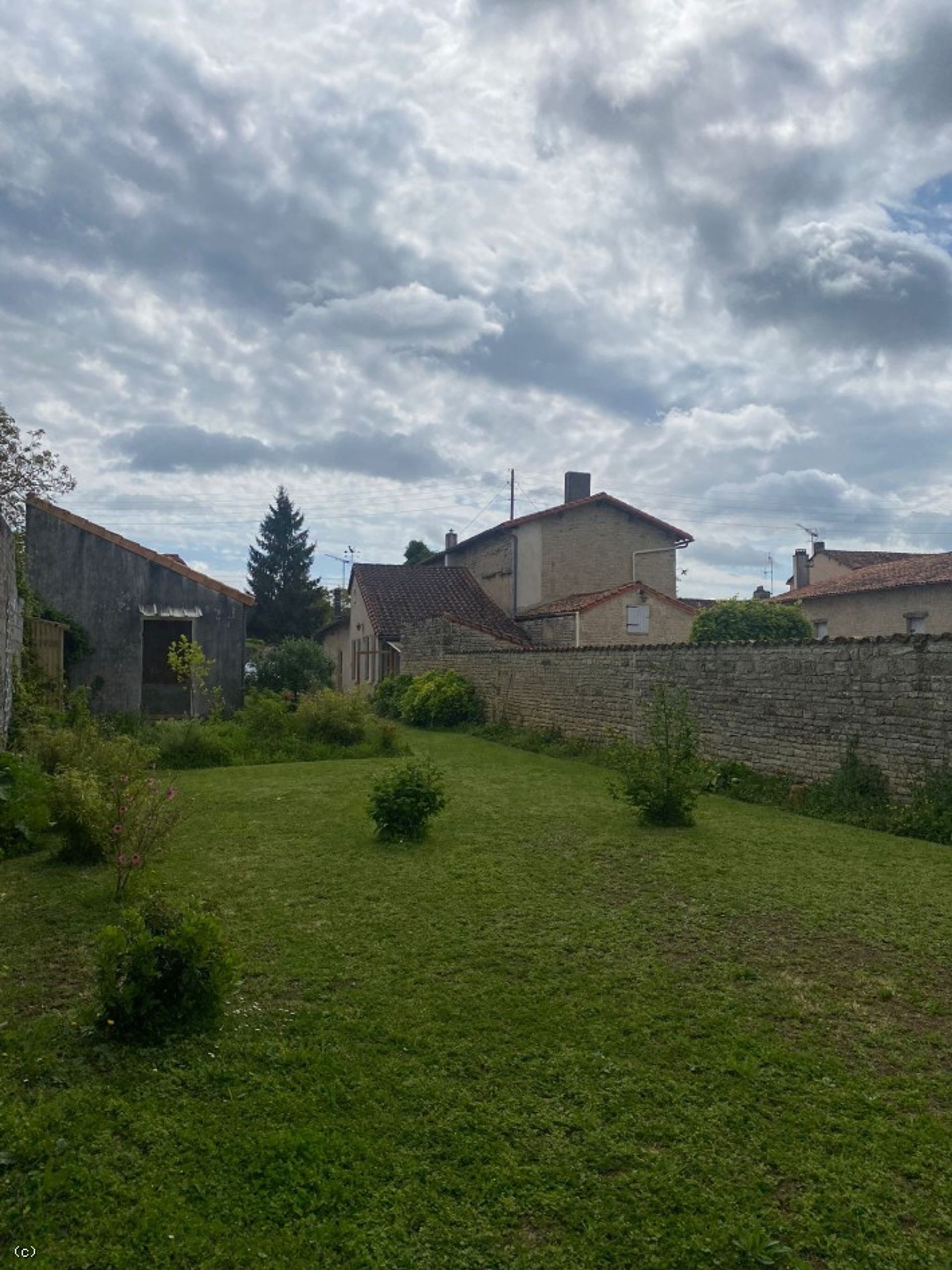 Hus i Villefagnan, Nouvelle-Aquitaine 11727472