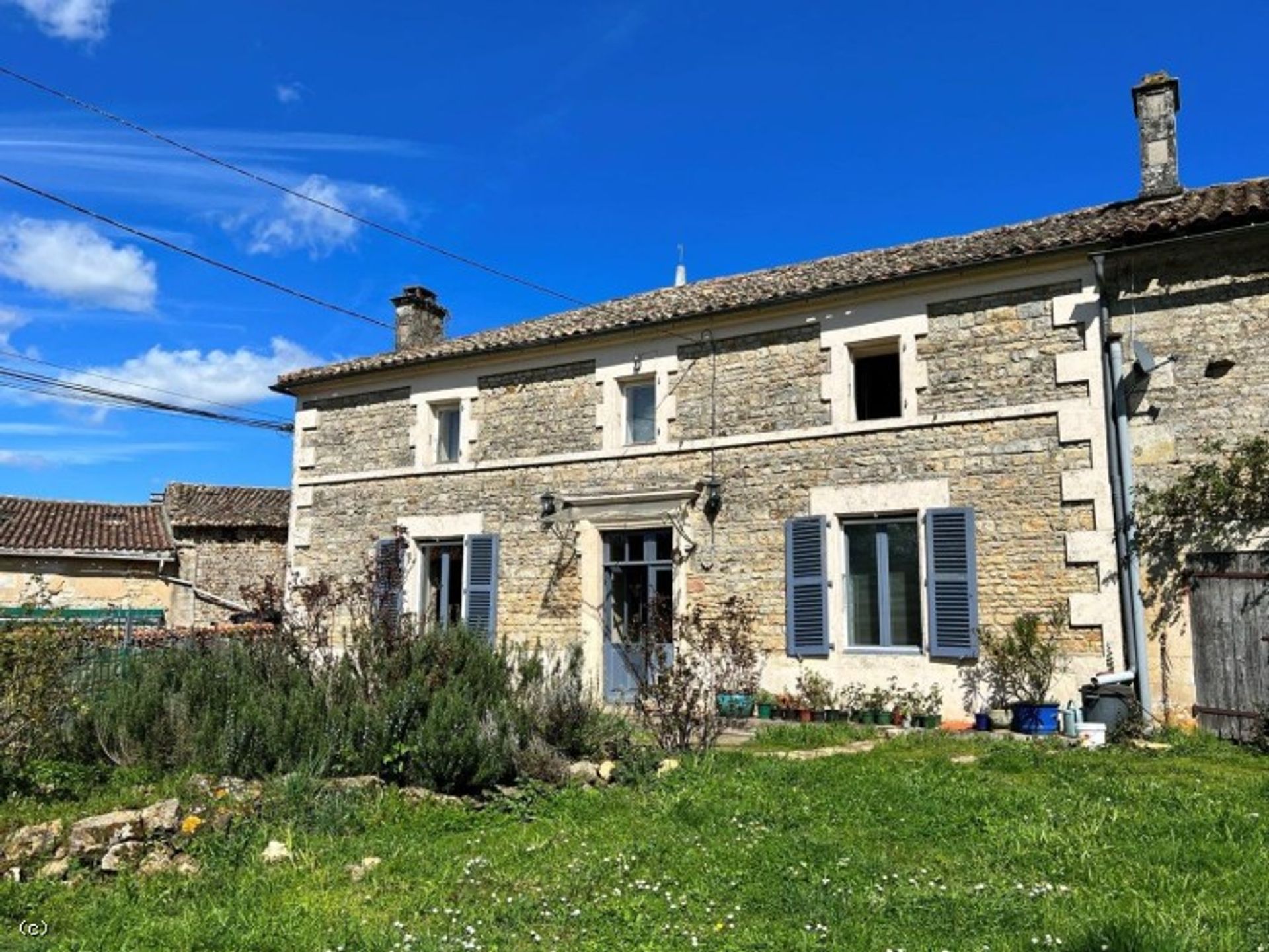 Andere in Sauze-Vaussais, Nouvelle-Aquitaine 11727486