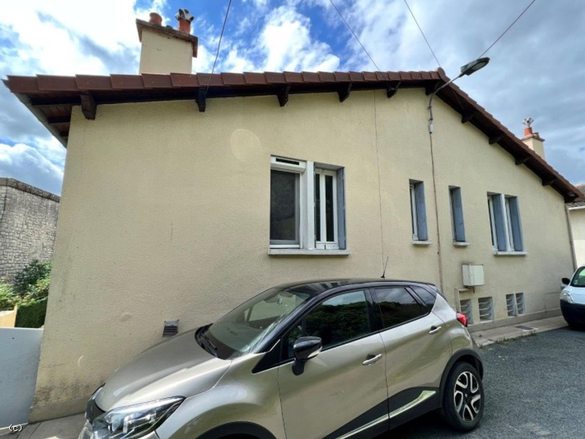 House in Ruffec, Nouvelle-Aquitaine 11727490