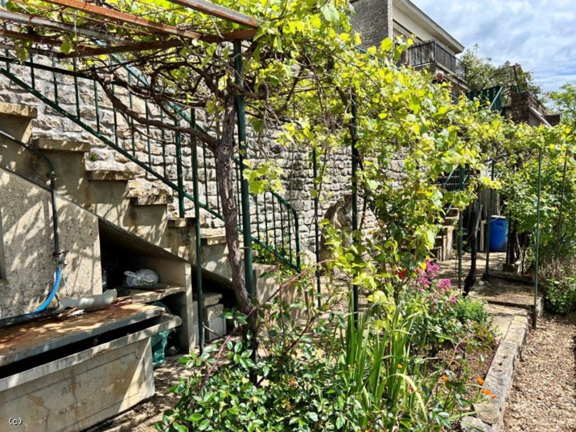 casa en Ruffec, Nouvelle-Aquitaine 11727490