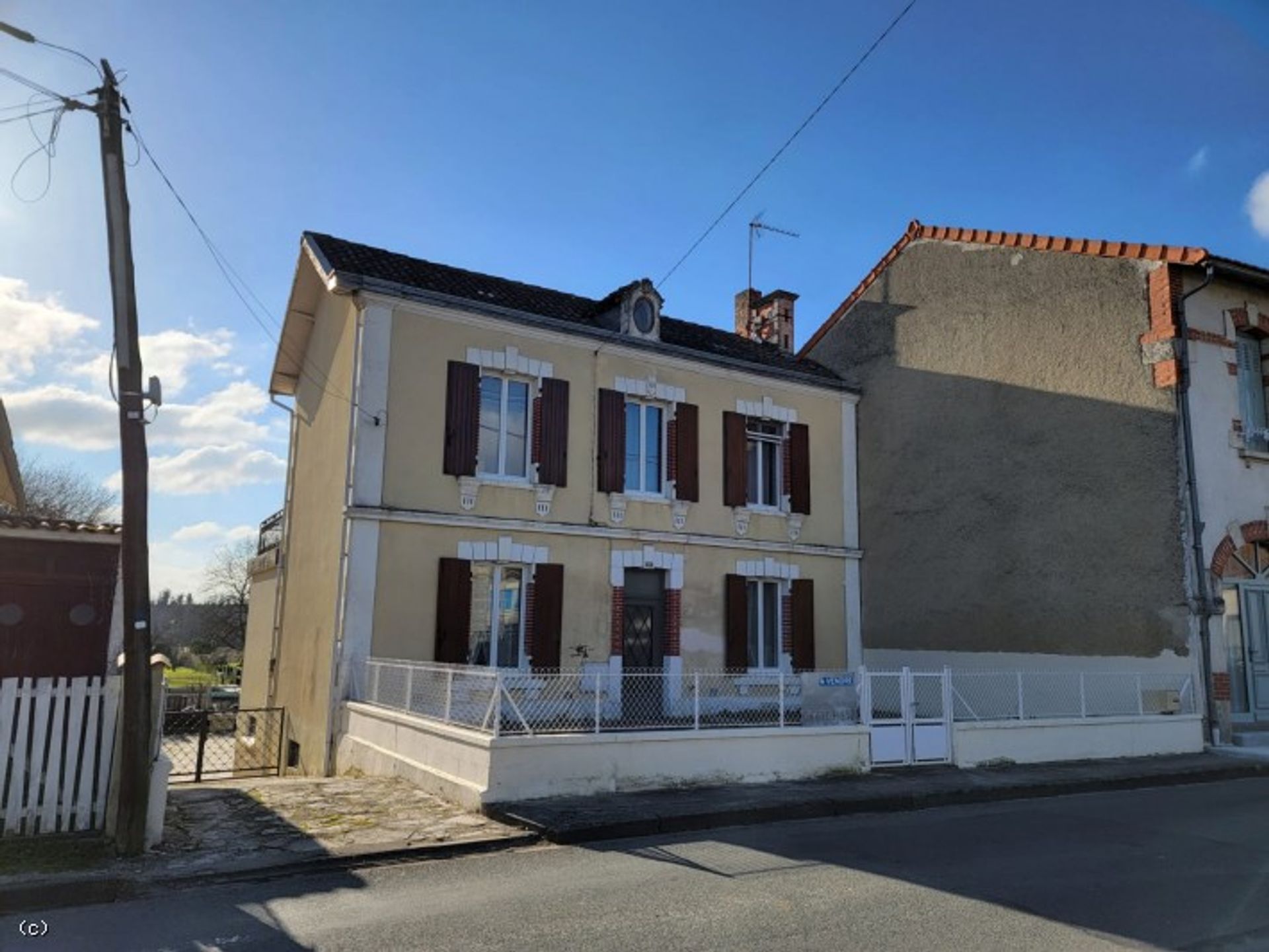 rumah dalam Aunac, Nouvelle-Aquitaine 11727497