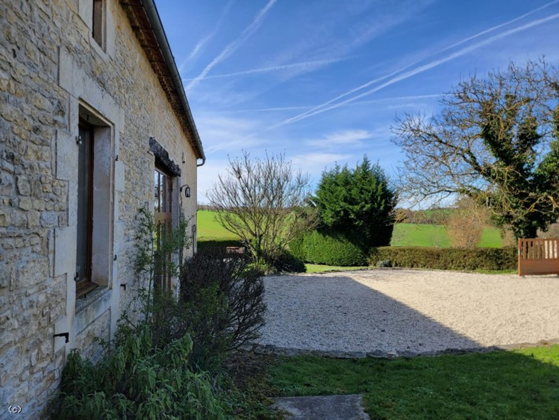 Hus i Aunac-sur-Charente, Nouvelle-Aquitaine 11727512