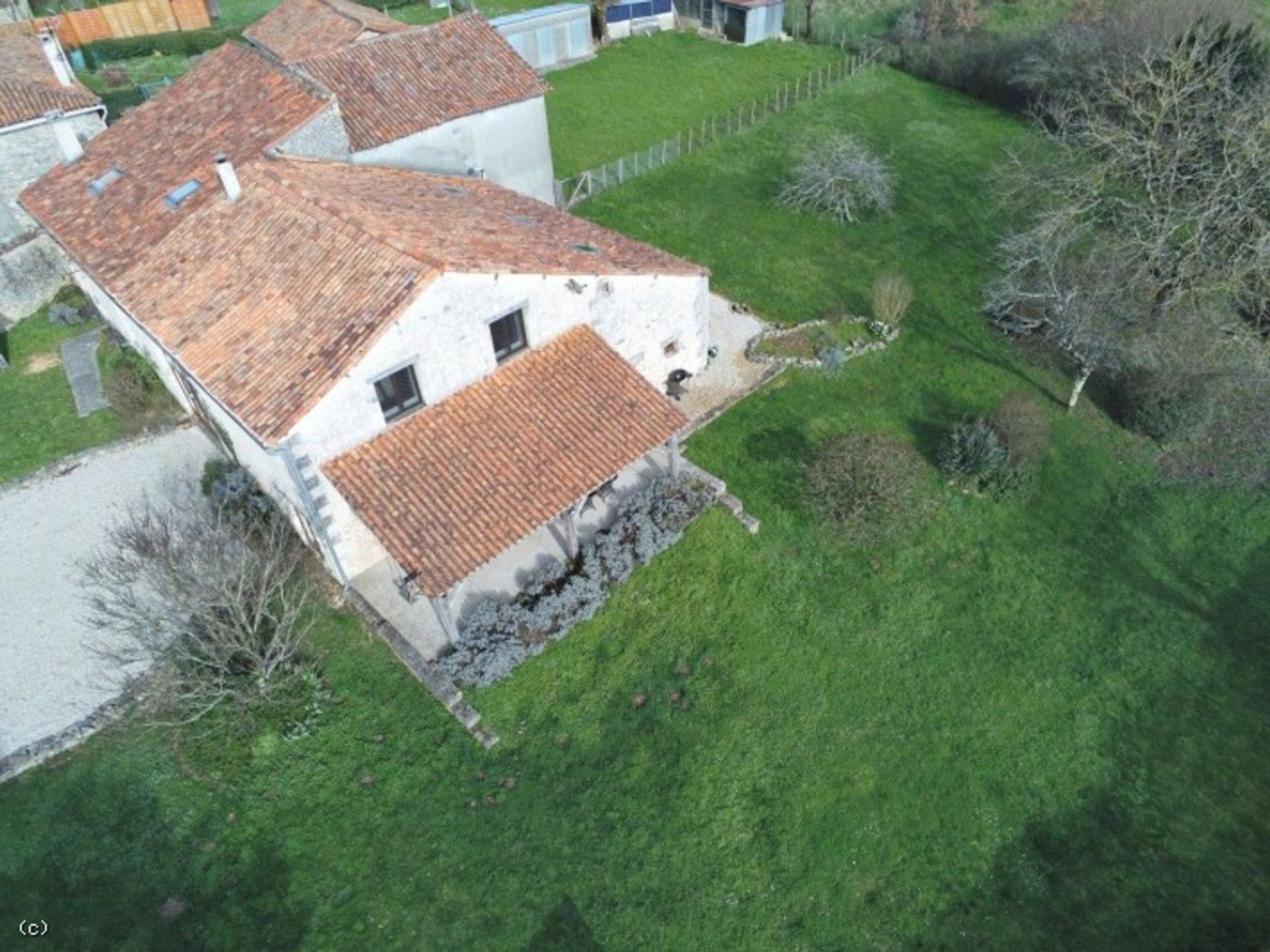 Hus i Aunac-sur-Charente, Nouvelle-Aquitaine 11727512