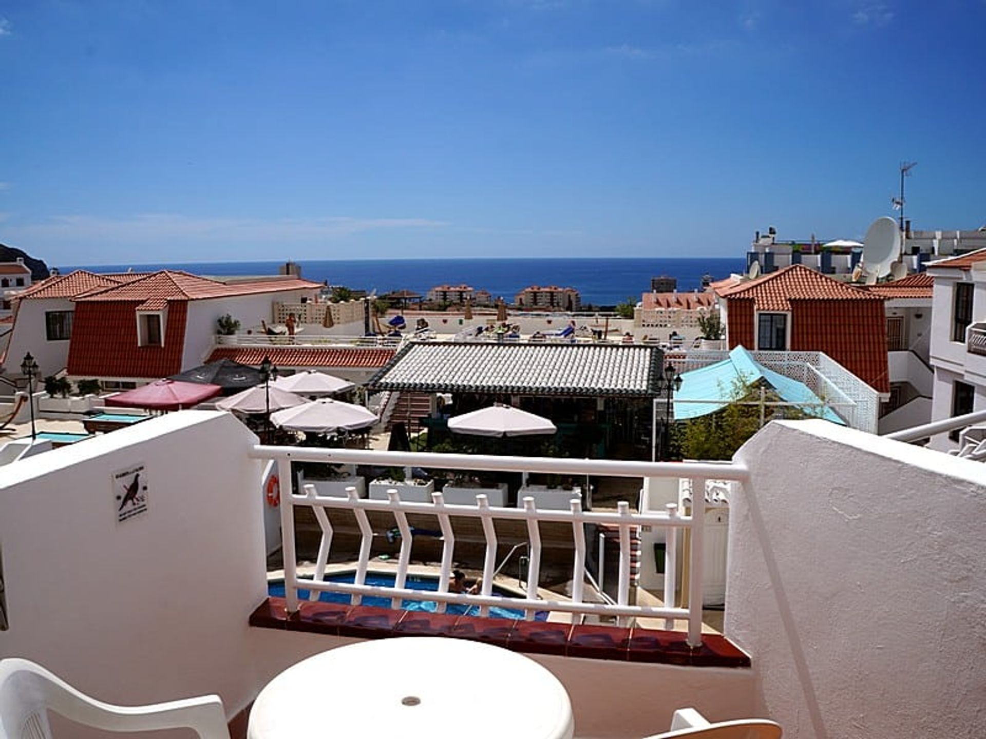 Condominium in Los Cristianos, Canarias 11727780