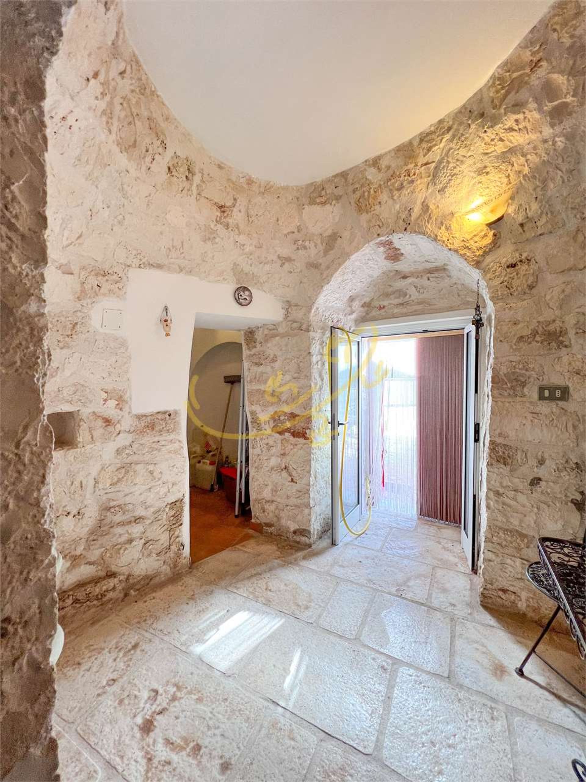 rumah dalam , Apulia 11728350