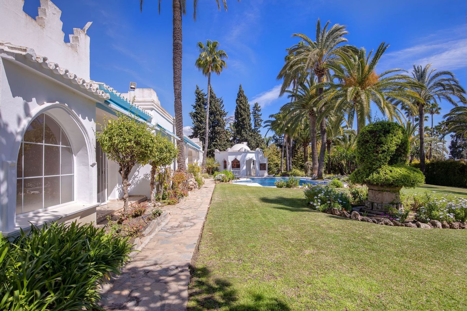 Rumah di El Paraíso, Andalusia 11728911