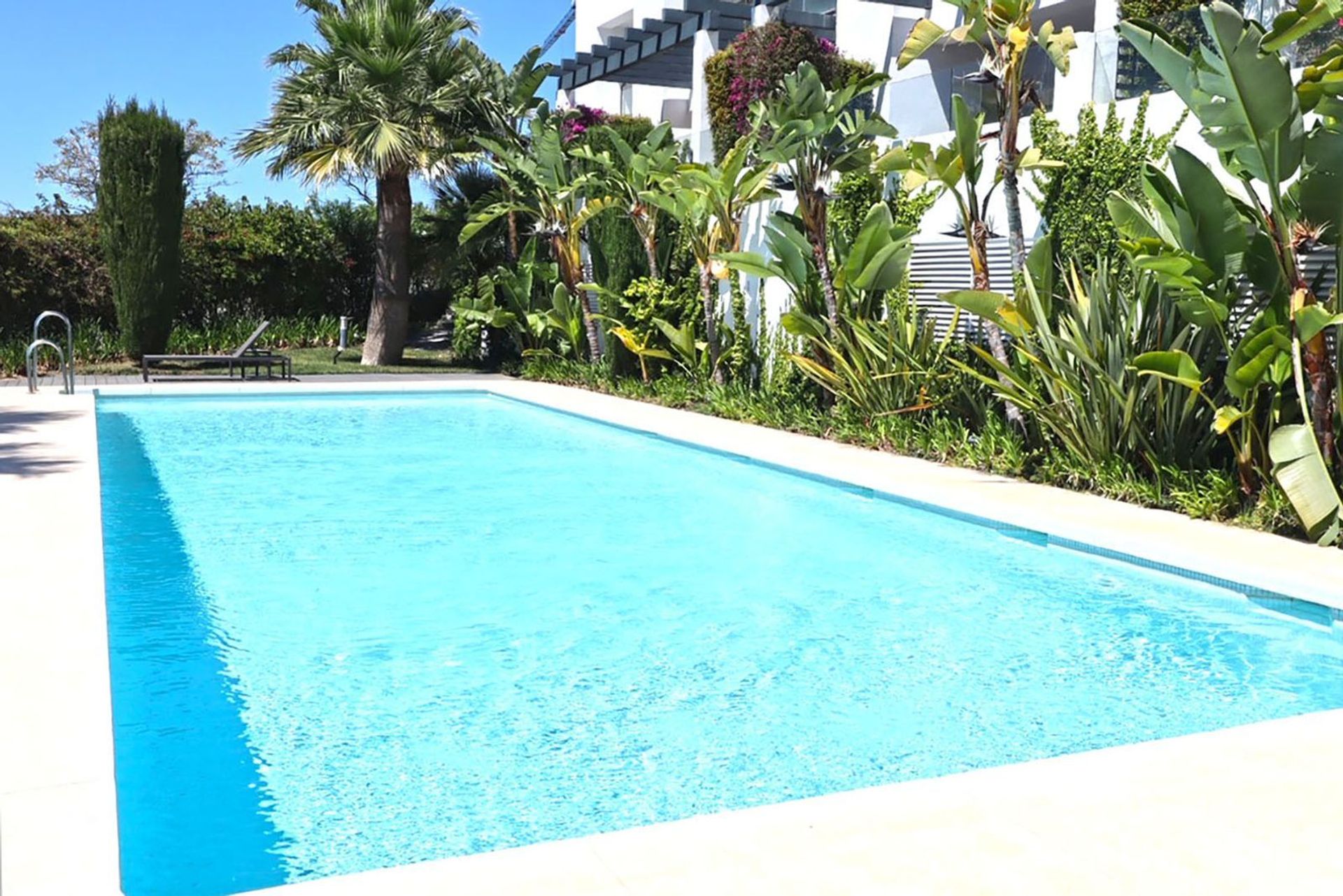 Condominio nel Puerto de la Duquesa, Andalusia 11729276