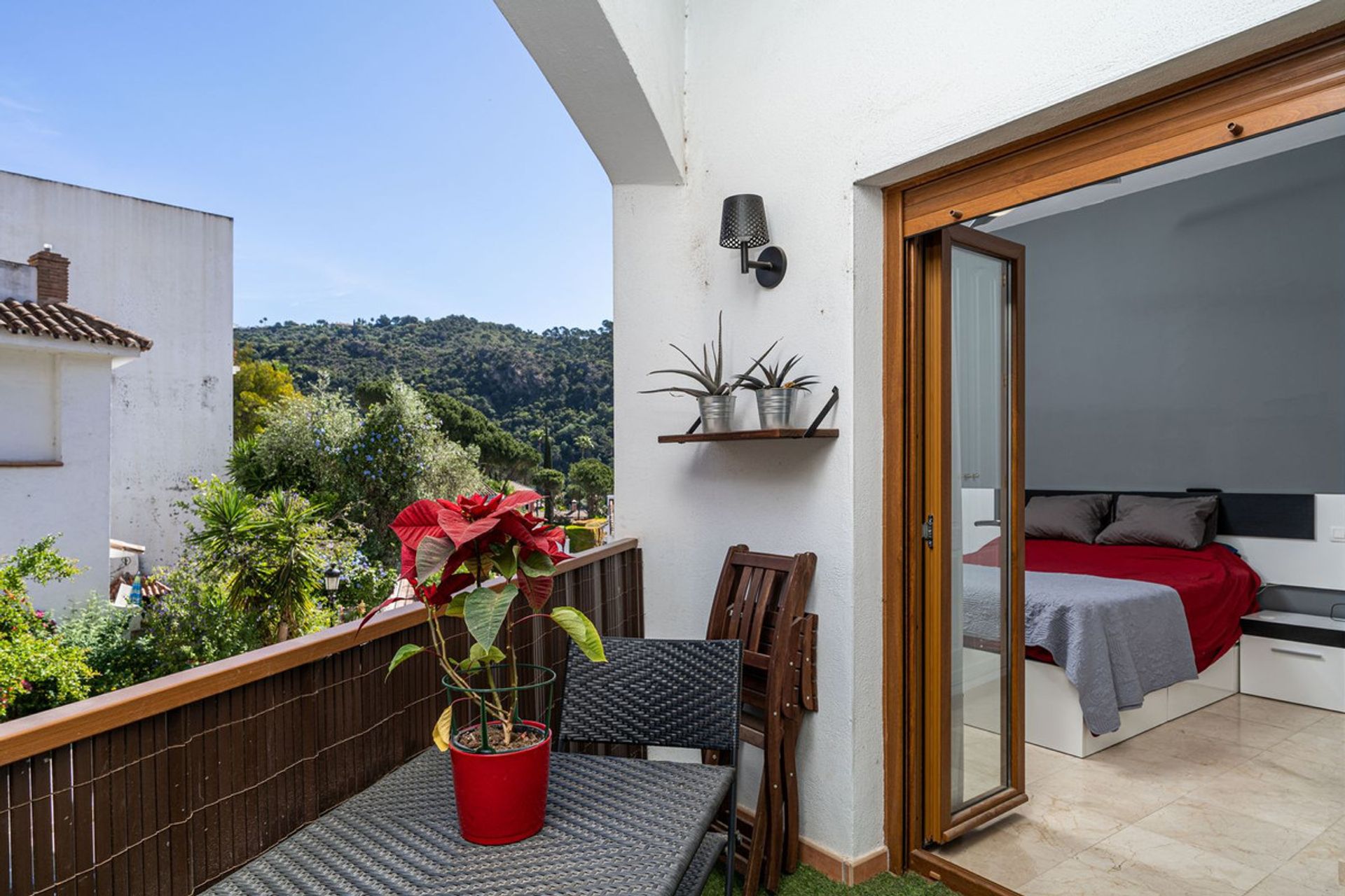 Condominium in Benahavis, Andalusia 11730603