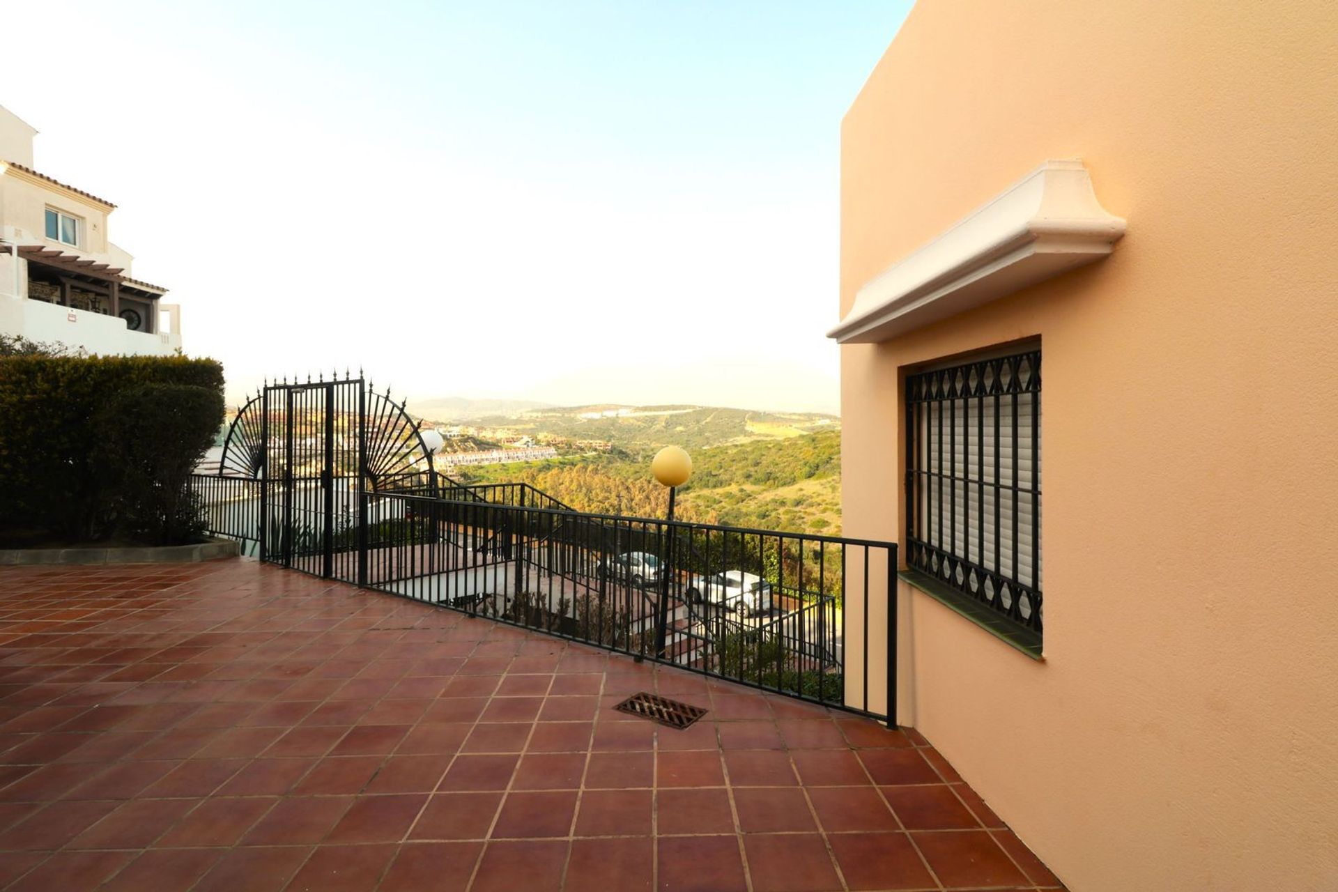 Haus im Puerto de la Duquesa, Andalusia 11731340