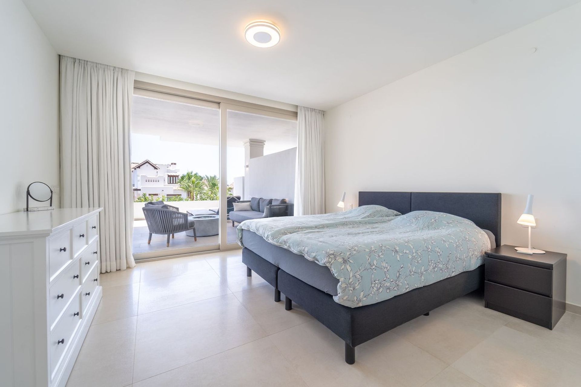 Condominium in Marbella, Andalucía 11731472