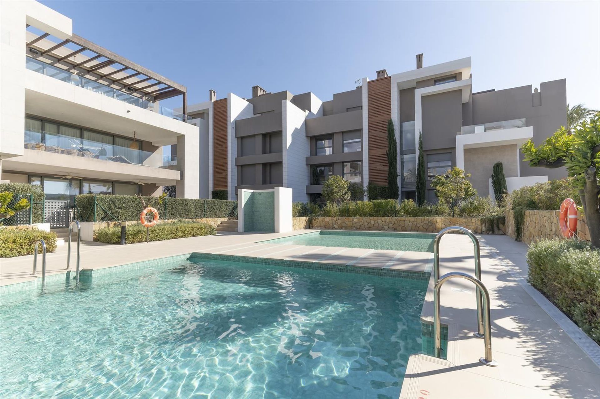 Condominium dans Estepona, Andalusia 11732056