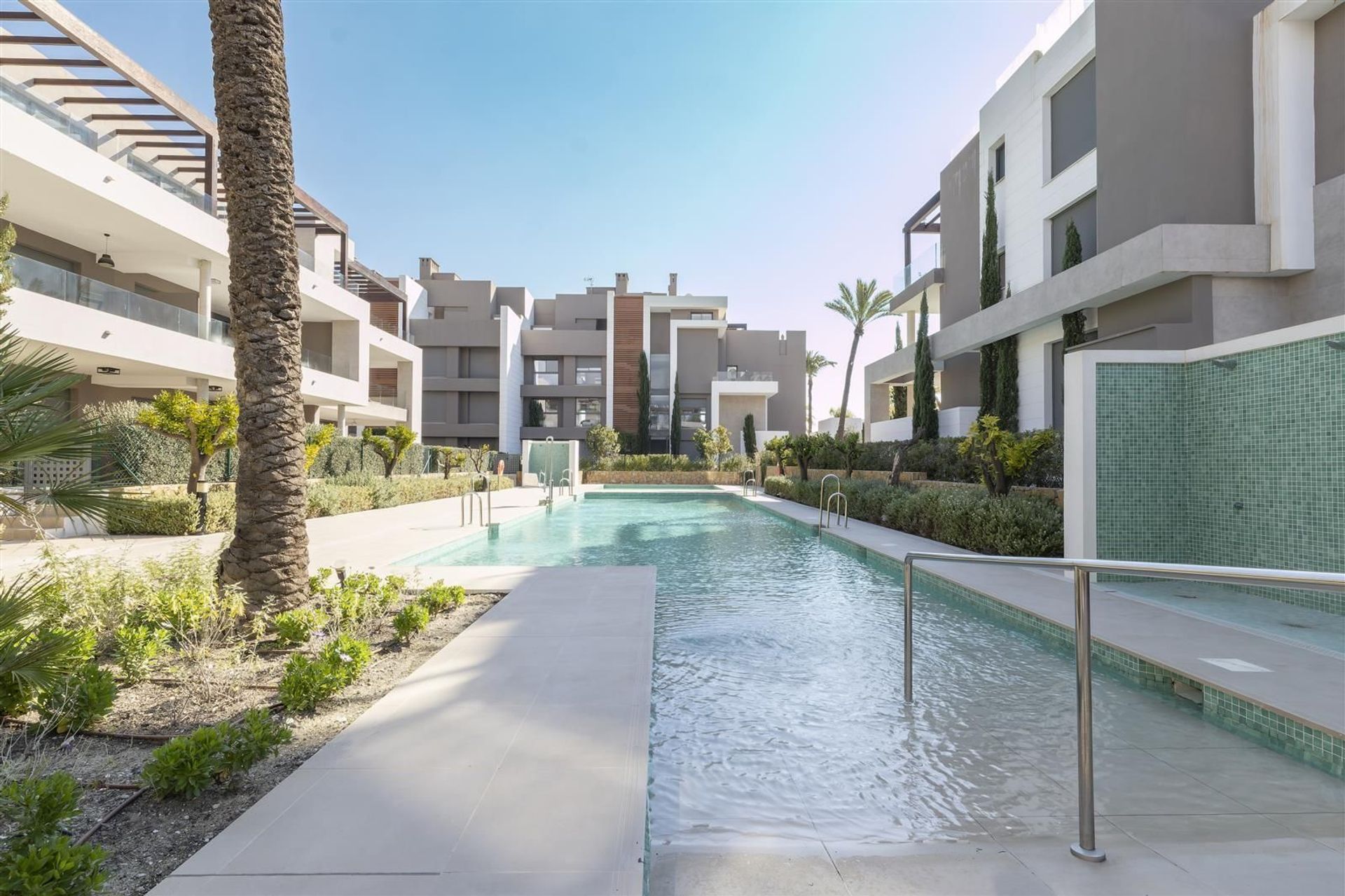 Condominium dans Estepona, Andalusia 11732056