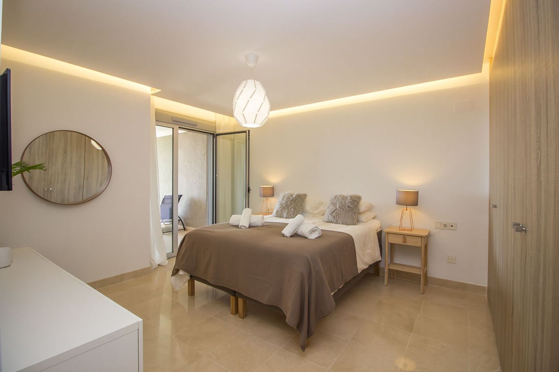 Condominium in Benahavís, Andalusia 11732178