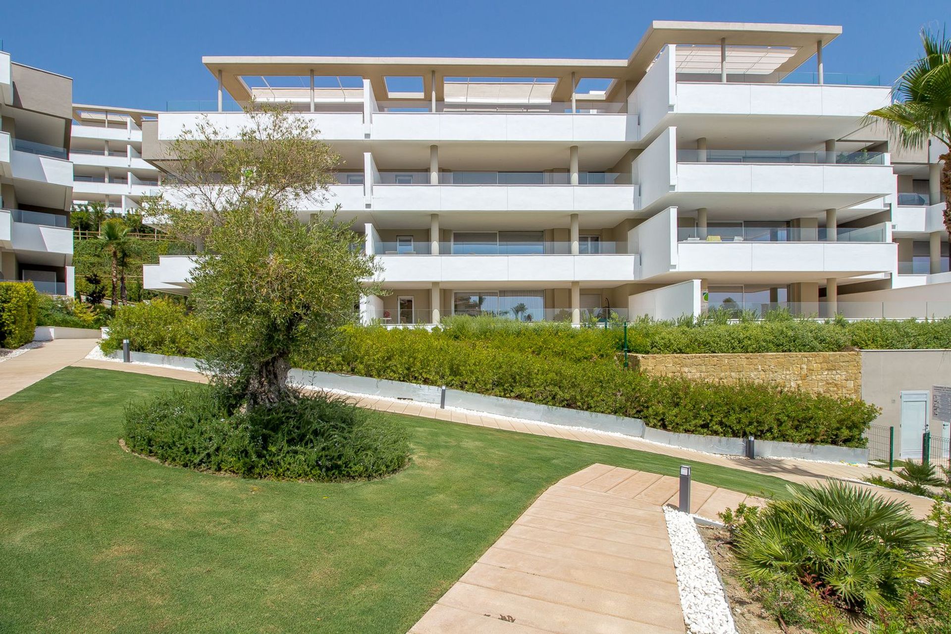 Condominium in Benahavís, Andalusia 11732178