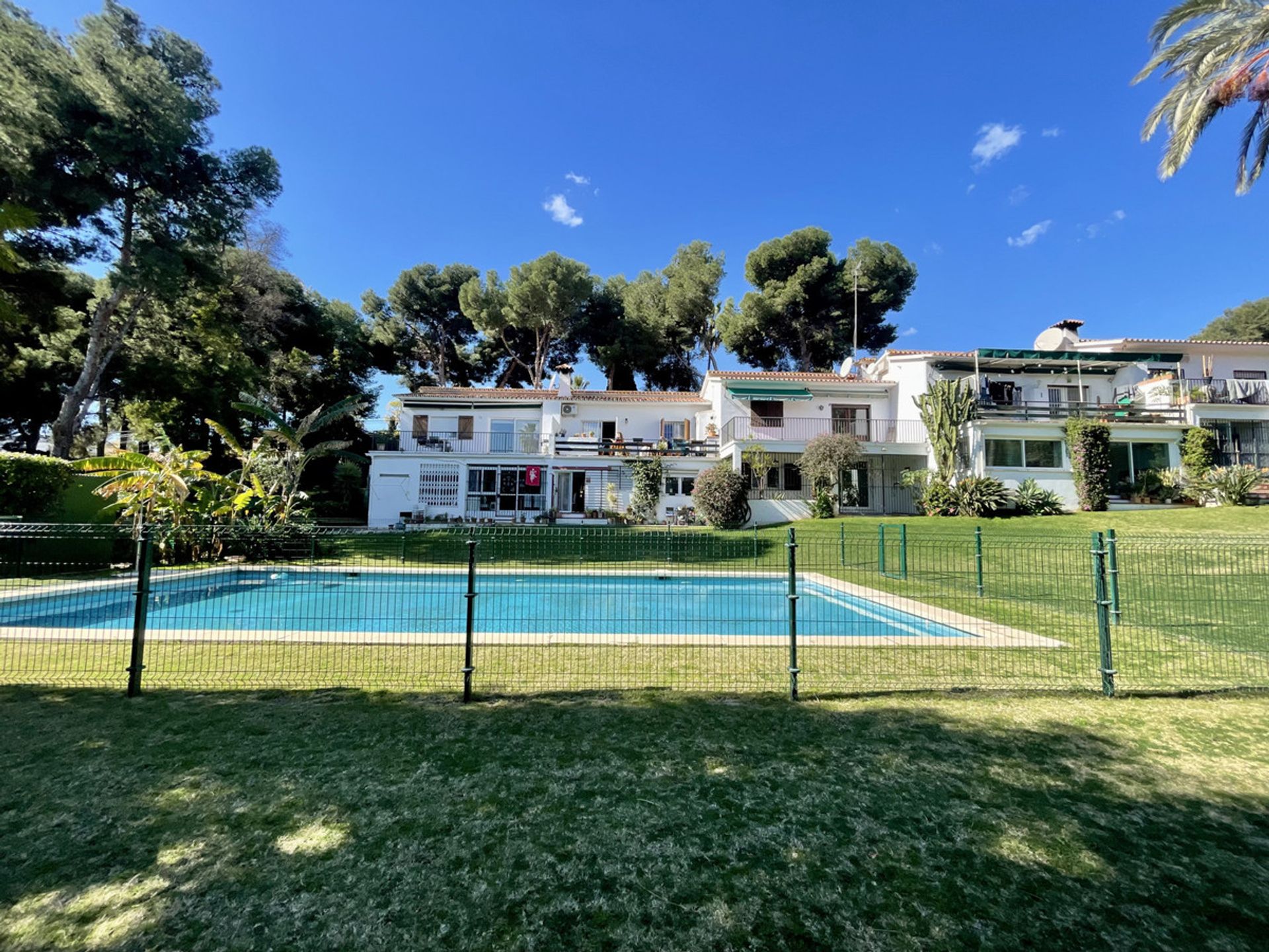 Condominium in Marbella, Andalucía 11732508