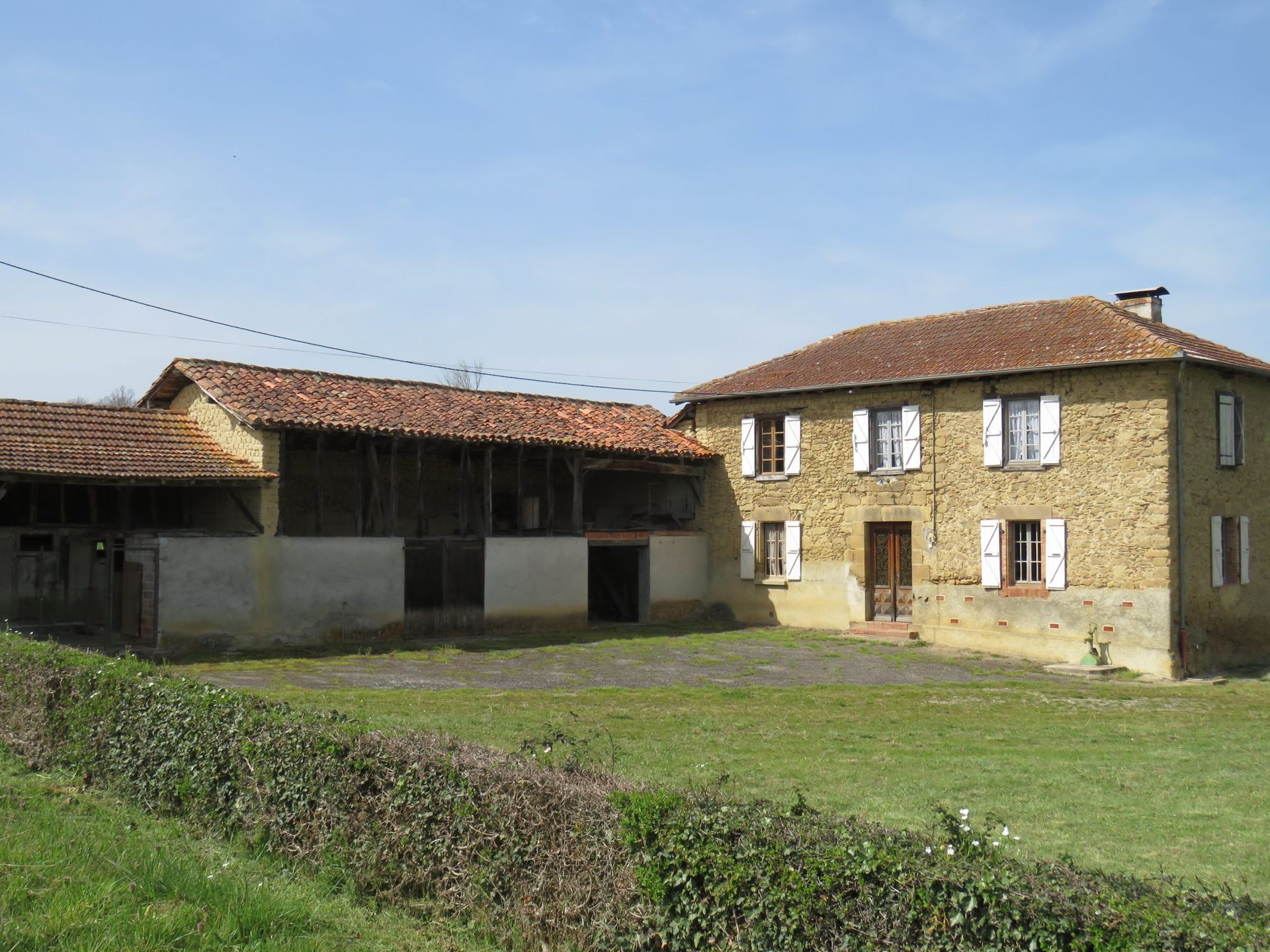 房子 在 Masseube, Occitanie 11733216