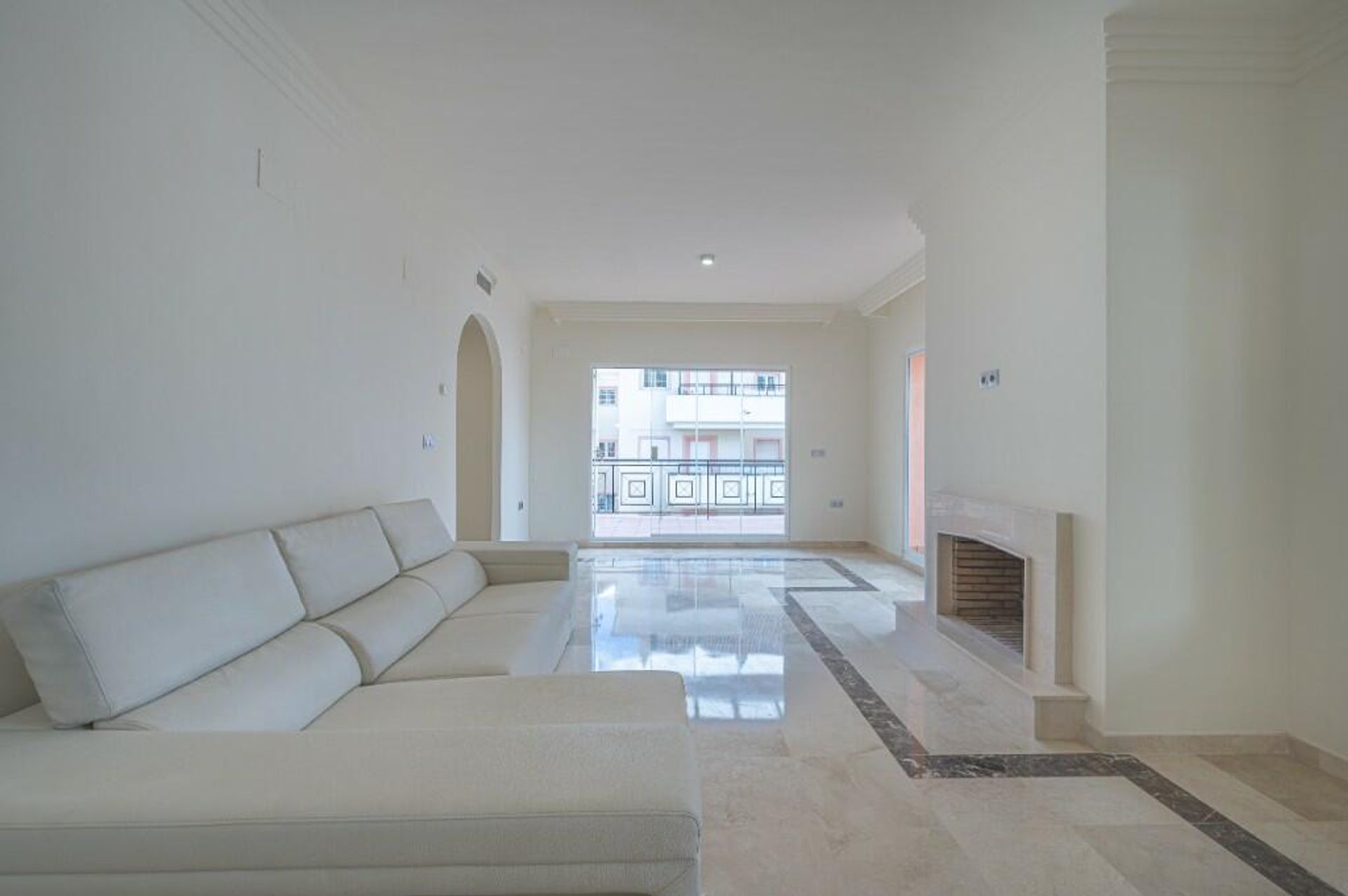 Condominium in Marbella, Andalucía 11733227